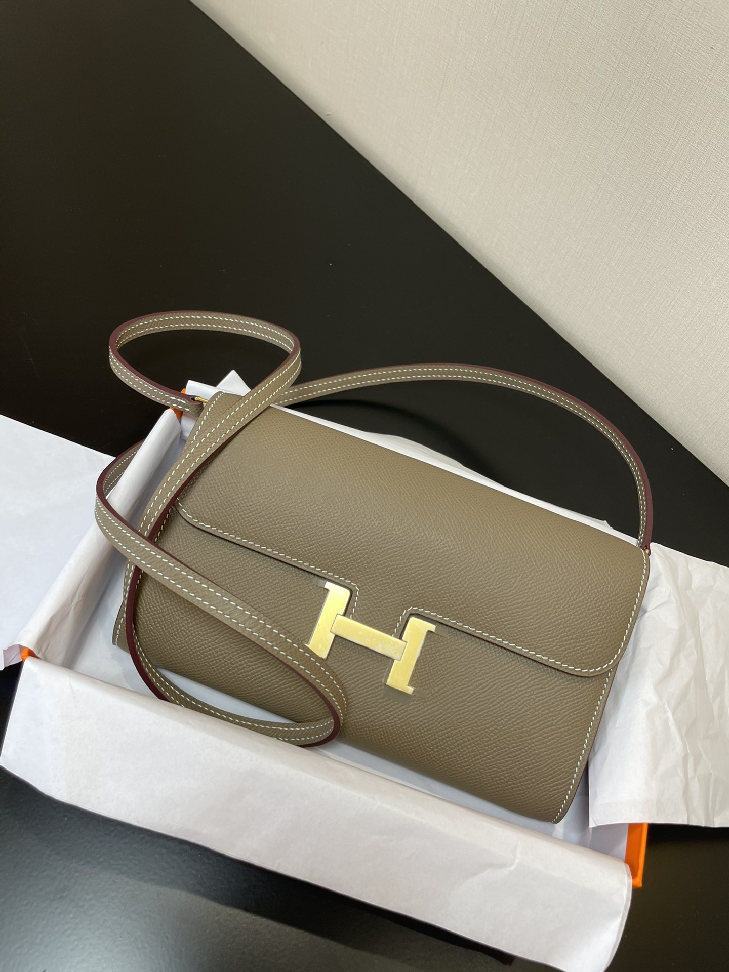 エルメス レディース コンスタンスロング Constance to go Epsom 2604