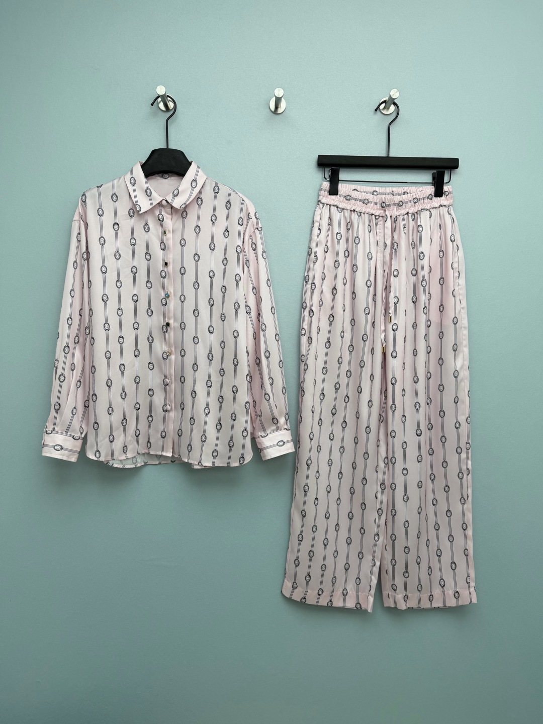 女性ルイヴィトン 2026SS春夏 上下服 セットアップ