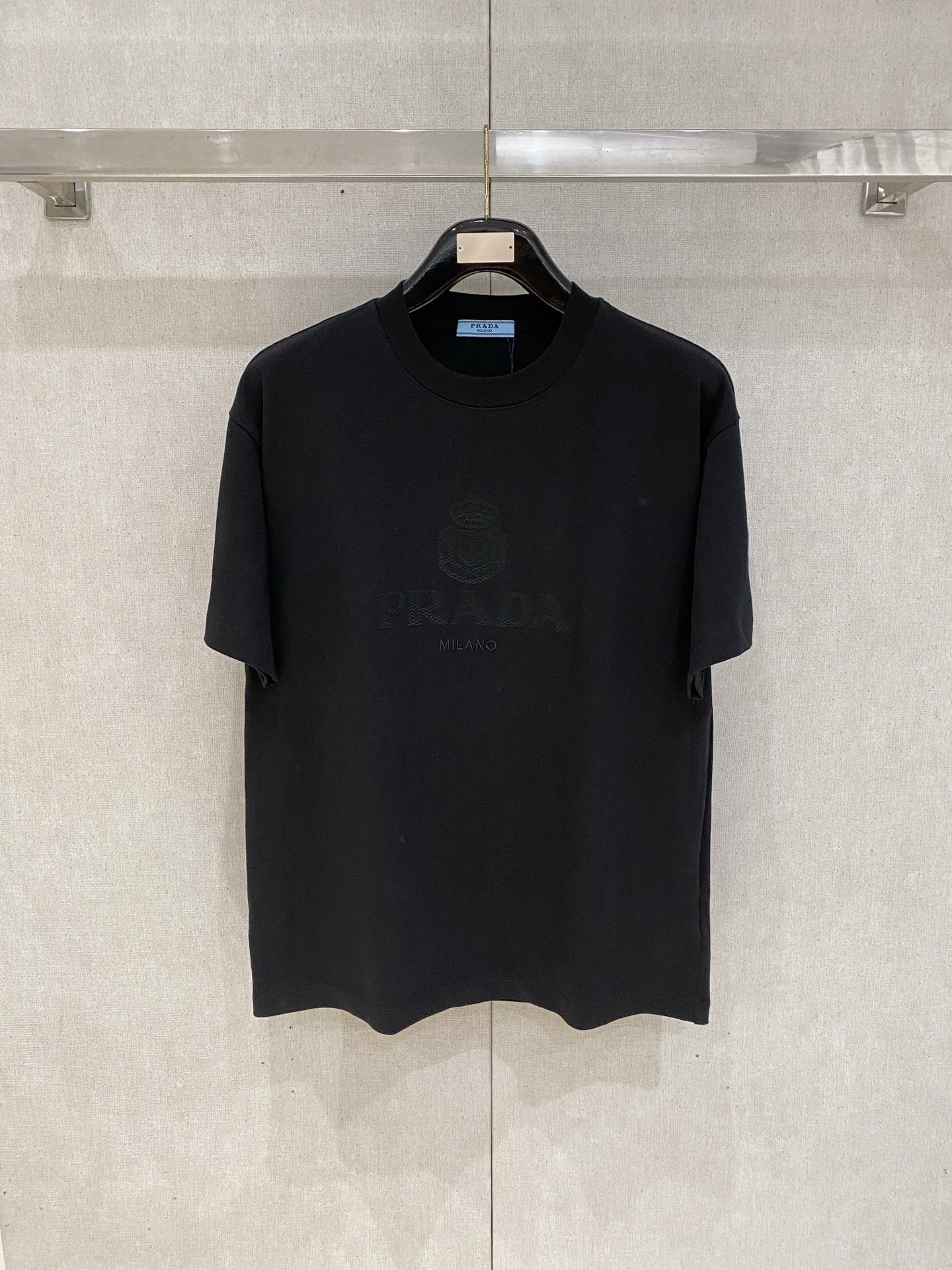 プラダ 26 新作が登場 半袖Tシャツ トップス メンズ