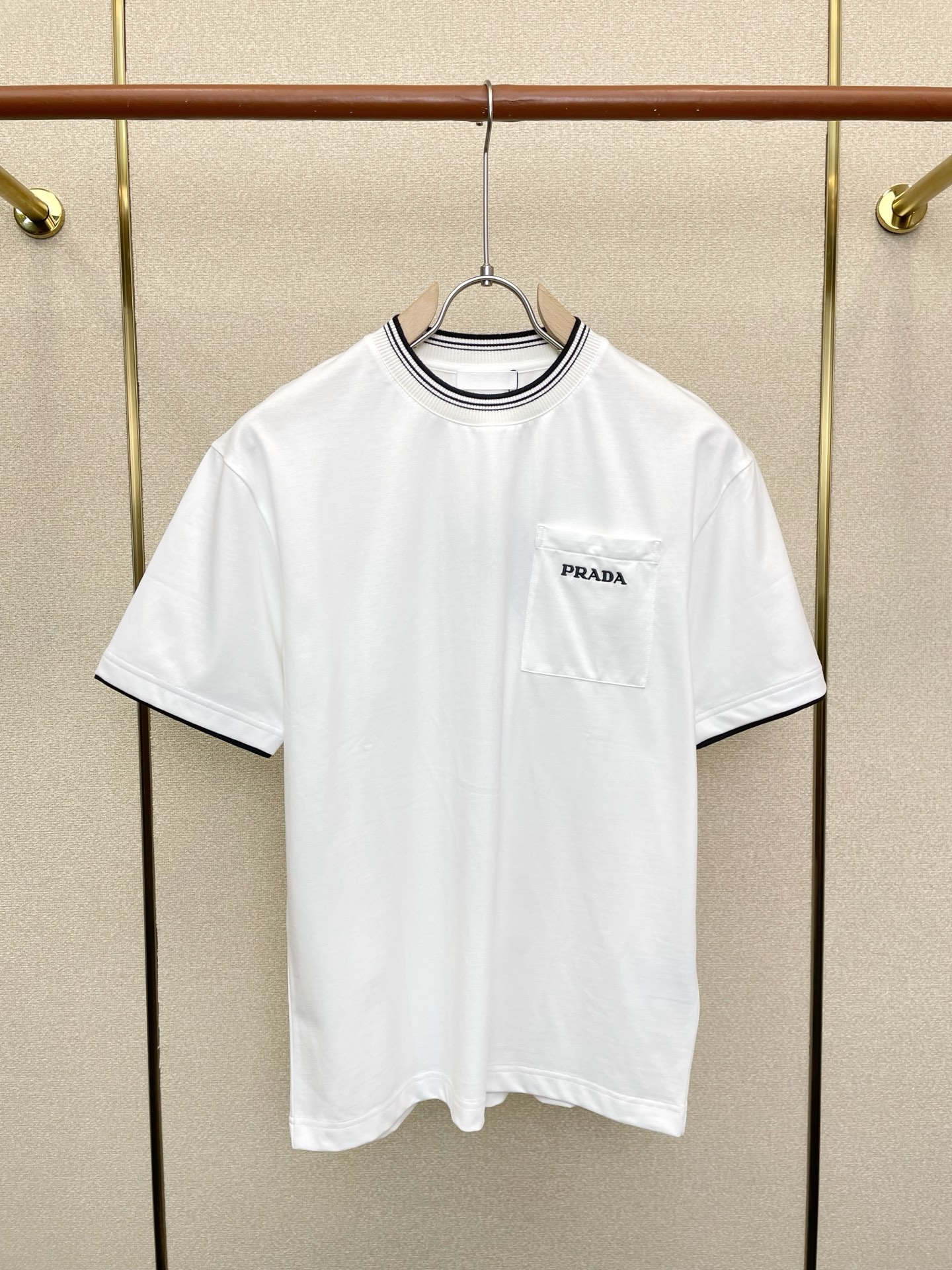 プラダ 26 新作が登場 半袖Ｔシャツ トップス メンズ