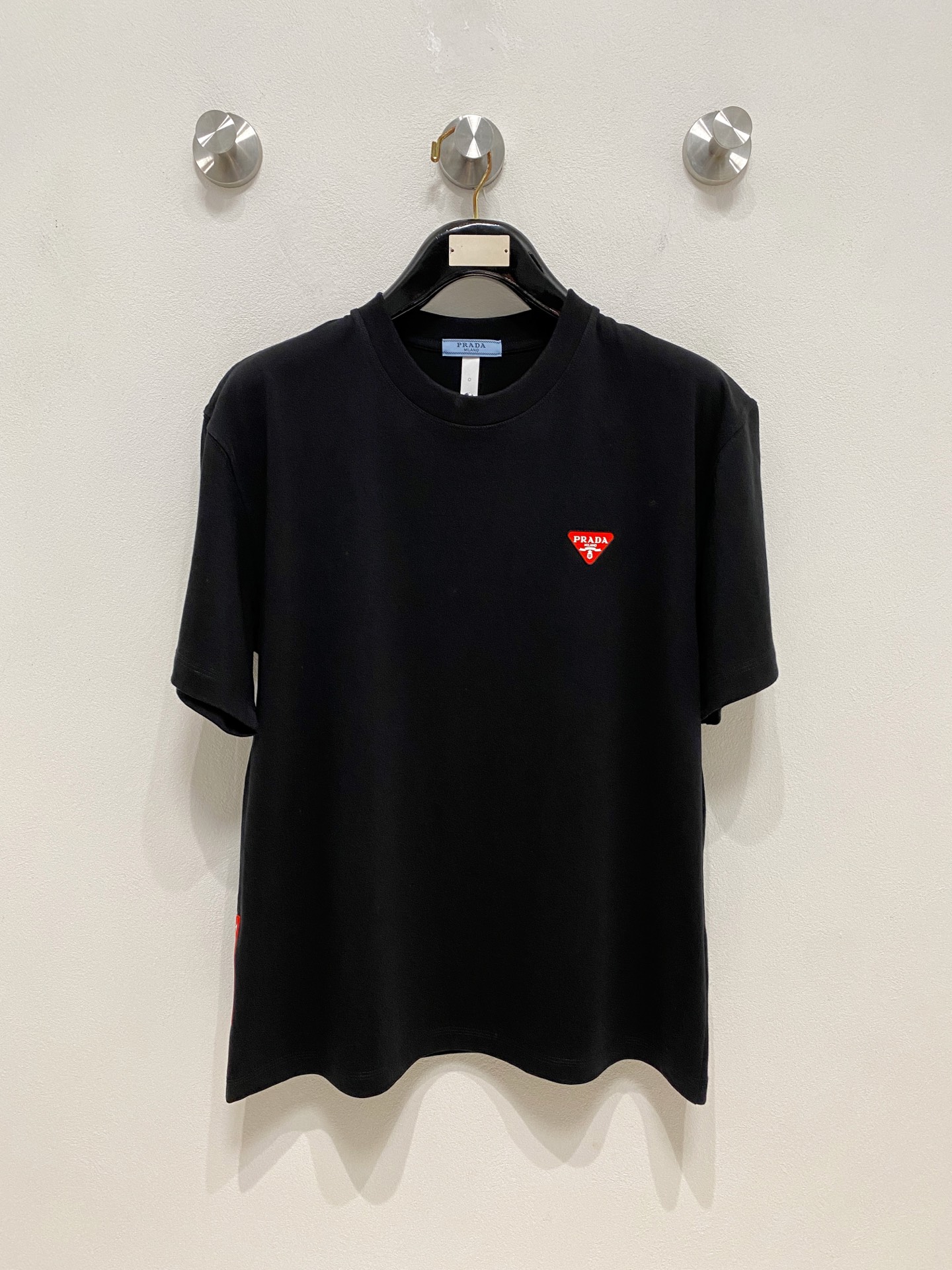 プラダ 26 新作が登場 半袖Tシャツ トップス メンズ