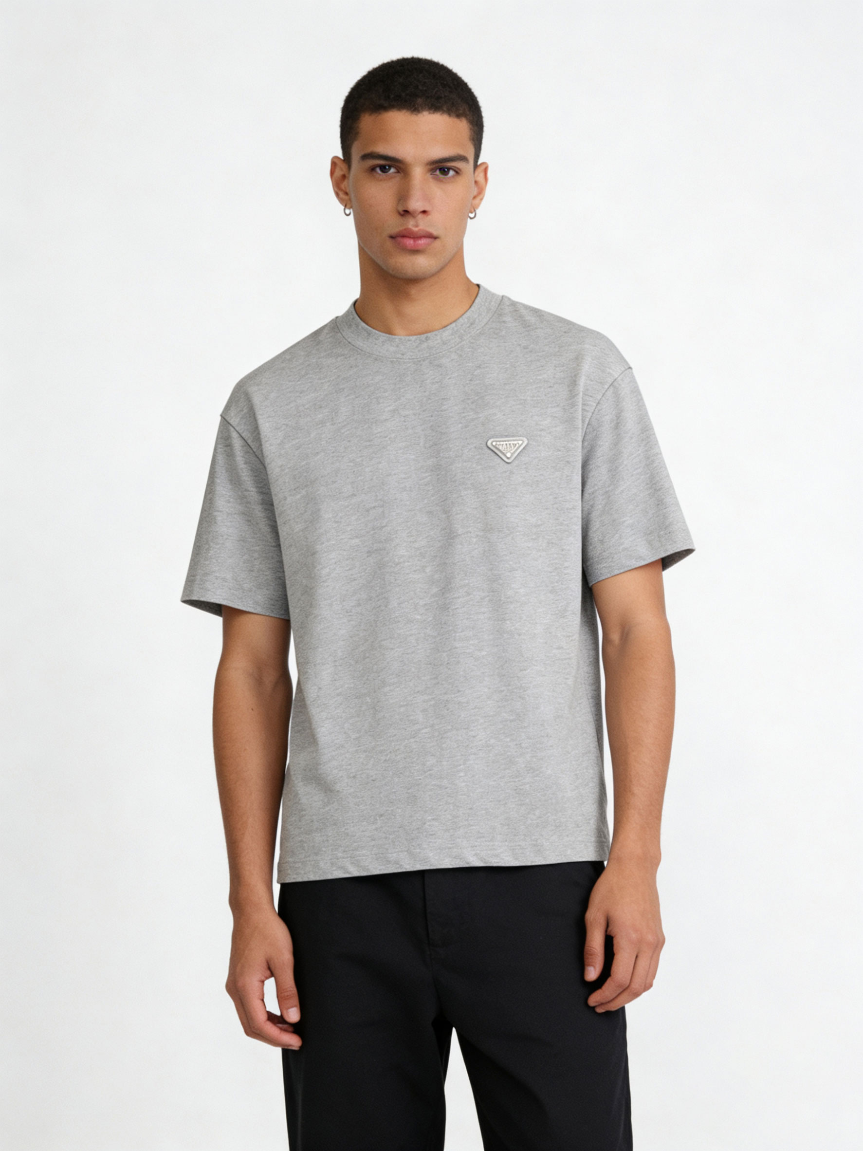 プラダ 26 新作が登場 半袖Tシャツ トップス メンズ