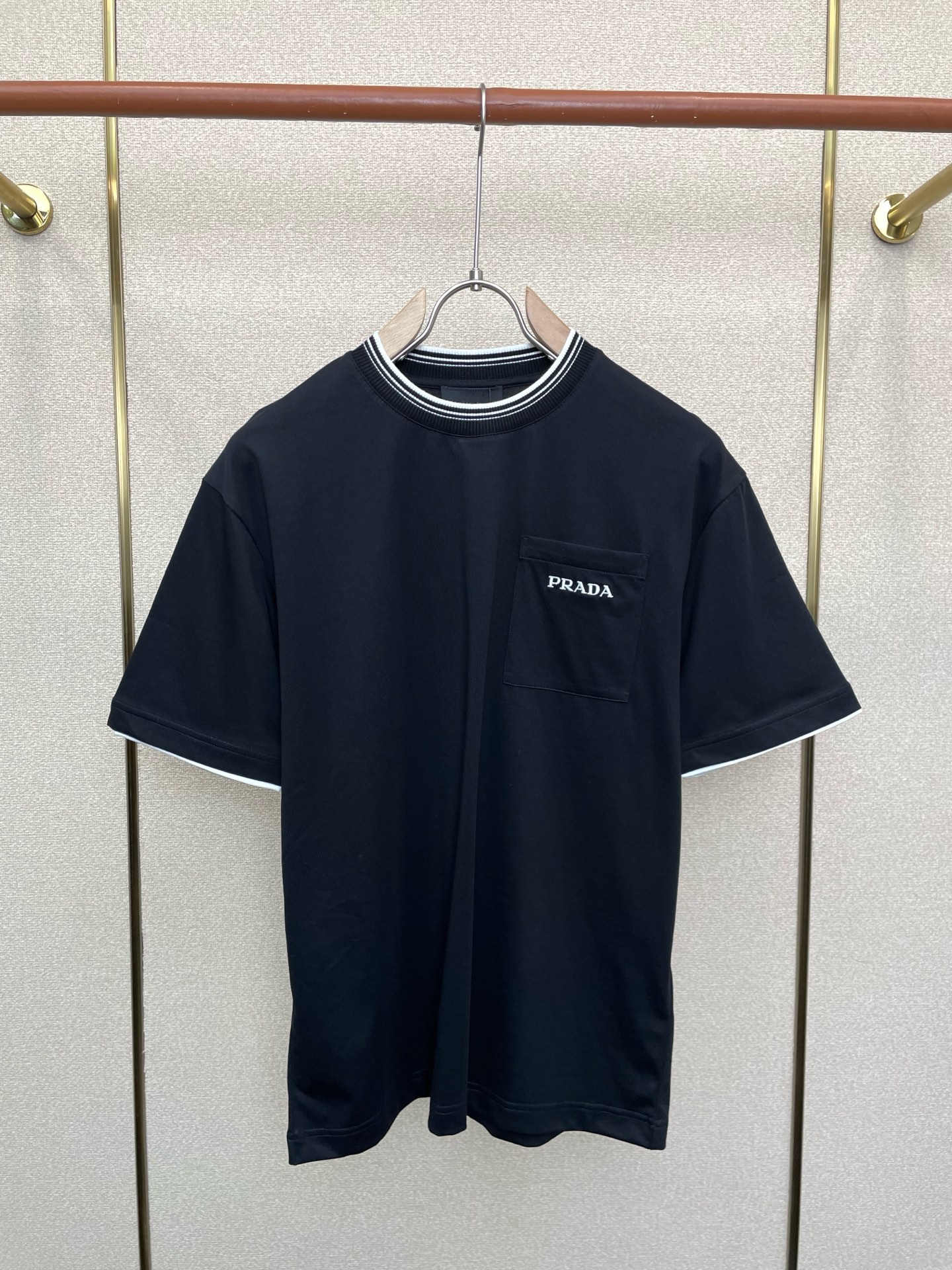 プラダ 26 新作が登場 半袖Ｔシャツ トップス メンズ