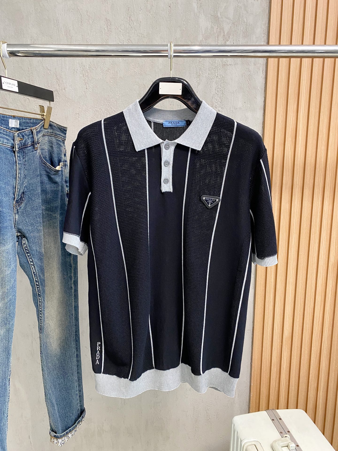 プラダ 26 新作が登場 半袖Ｔシャツ トップス メンズ