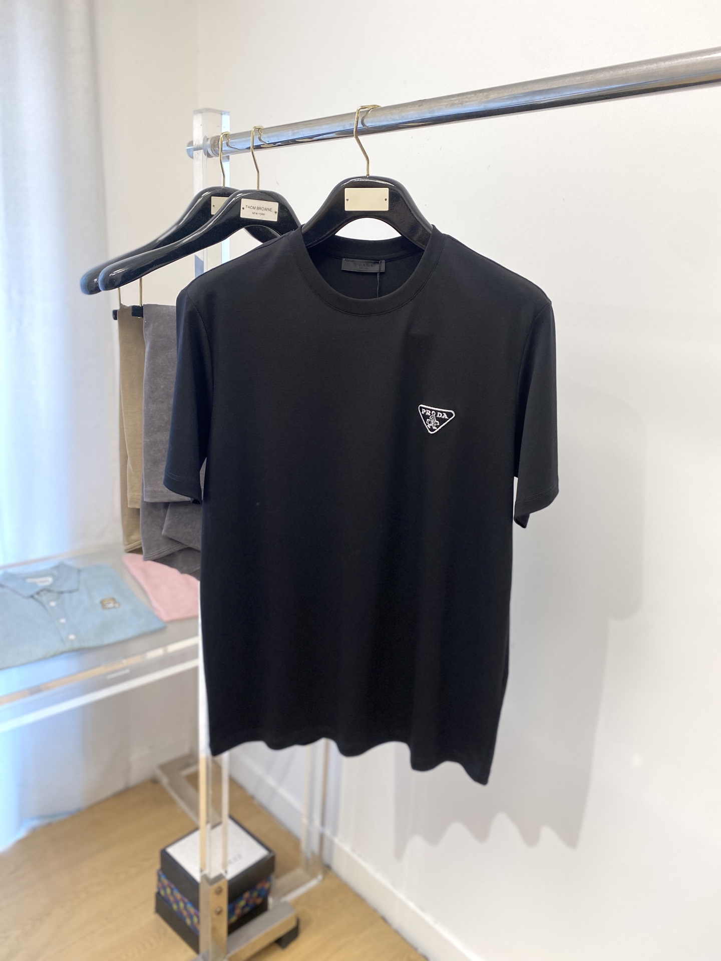 プラダ 26 新作が登場 半袖Ｔシャツ トップス メンズ