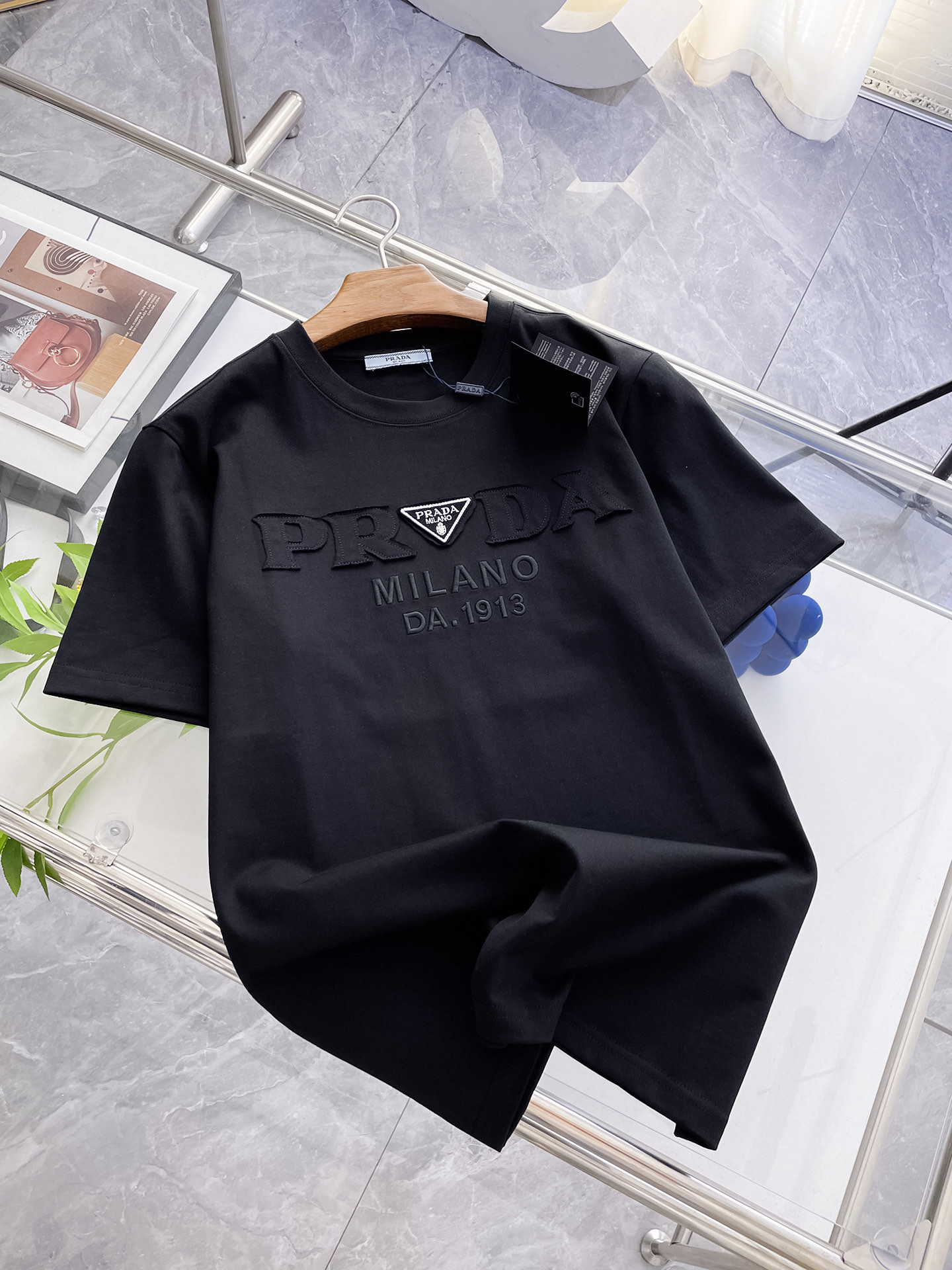 プラダ 26 新作が登場 半袖Ｔシャツ トップス メンズ