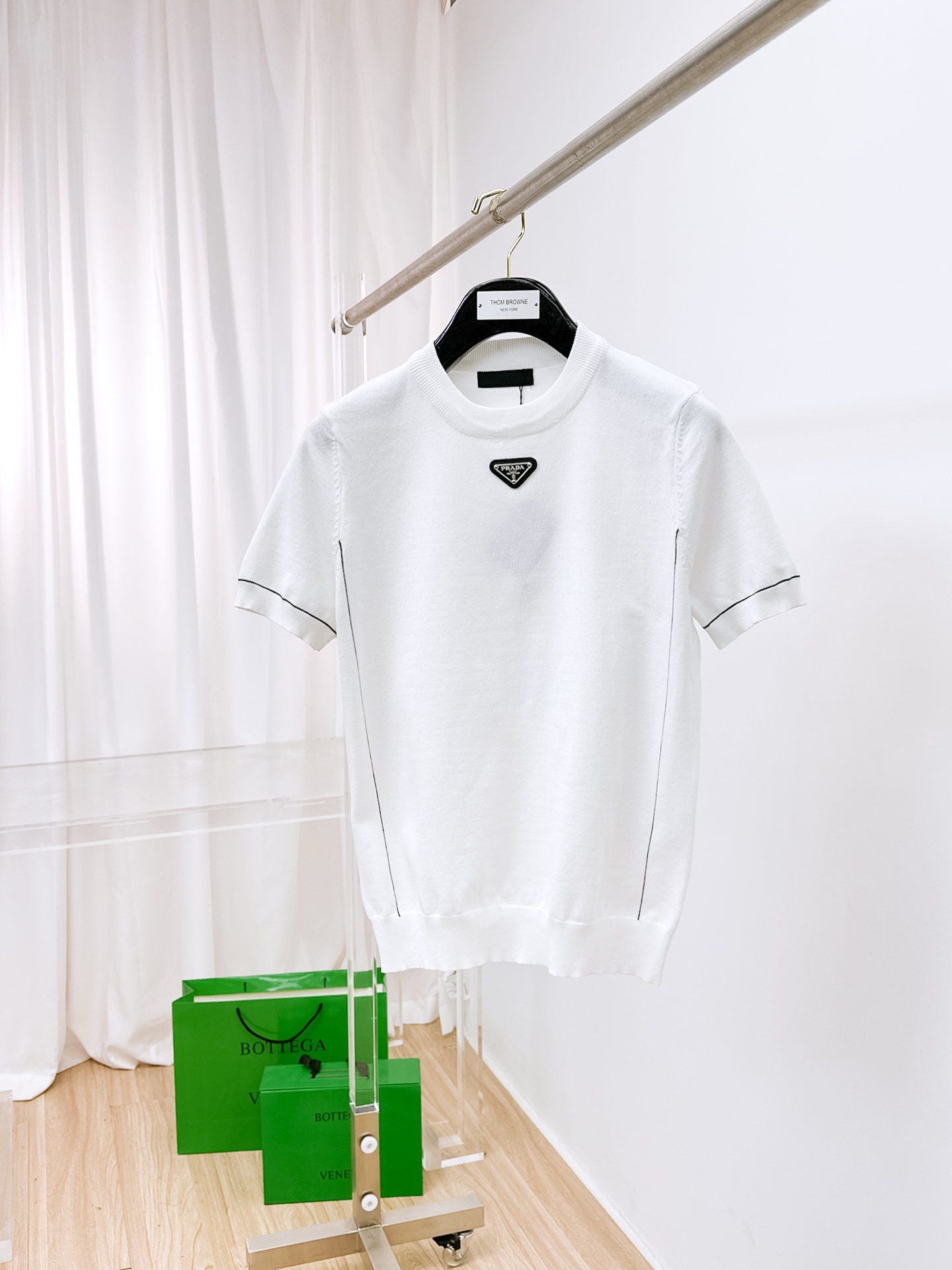 プラダ 26 新作が登場 半袖Tシャツ トップス メンズ