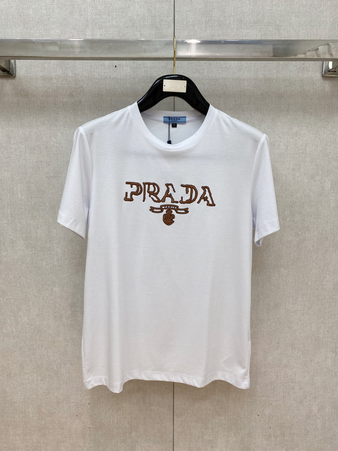 プラダ 26 新作が登場 半袖Tシャツ トップス メンズ