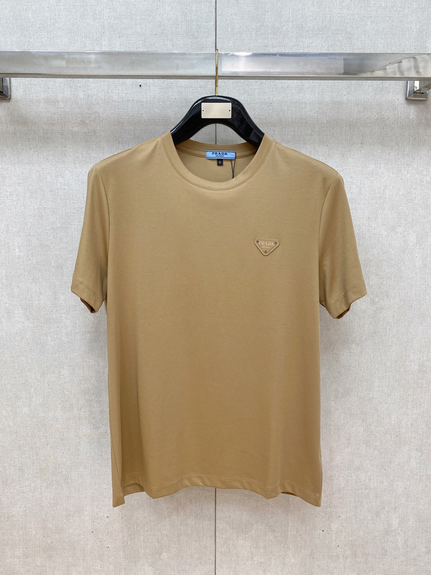 プラダ 26 新作が登場 半袖Ｔシャツ トップス メンズ