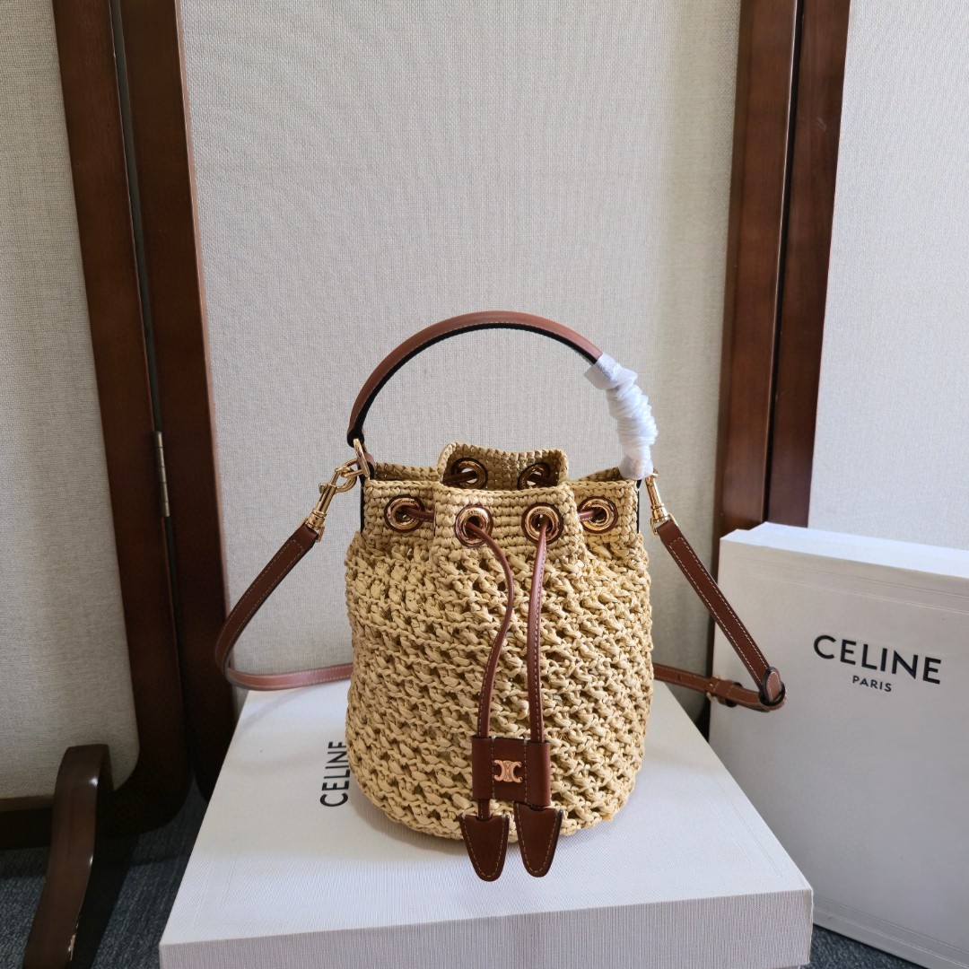 2026新品通販 セリーヌ 鞄 TEEN CLARA バケットバッグ