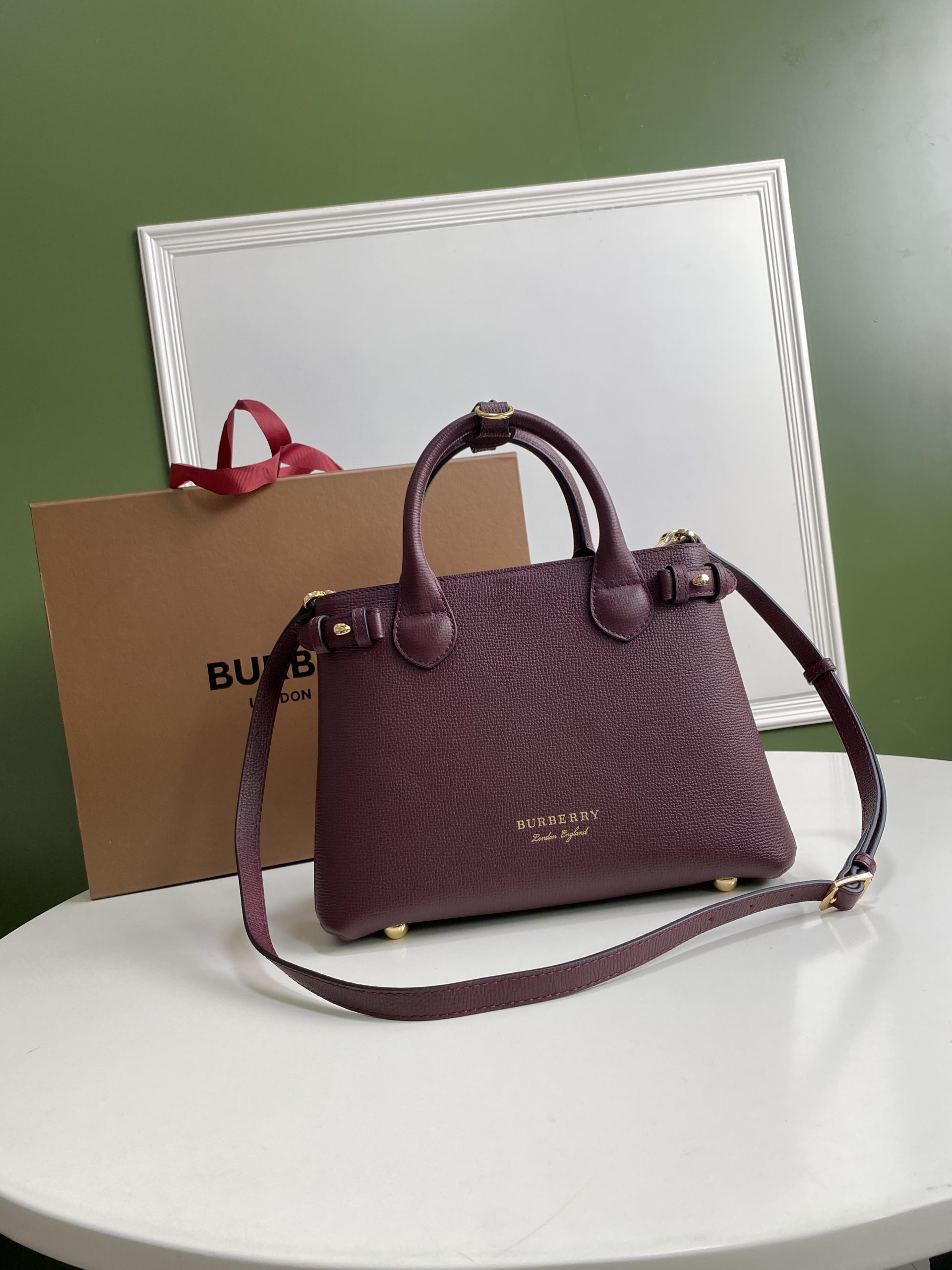 バーバリー 鞄 The Banner Handbag 2WAY 手提げ袋 バッグ 2603