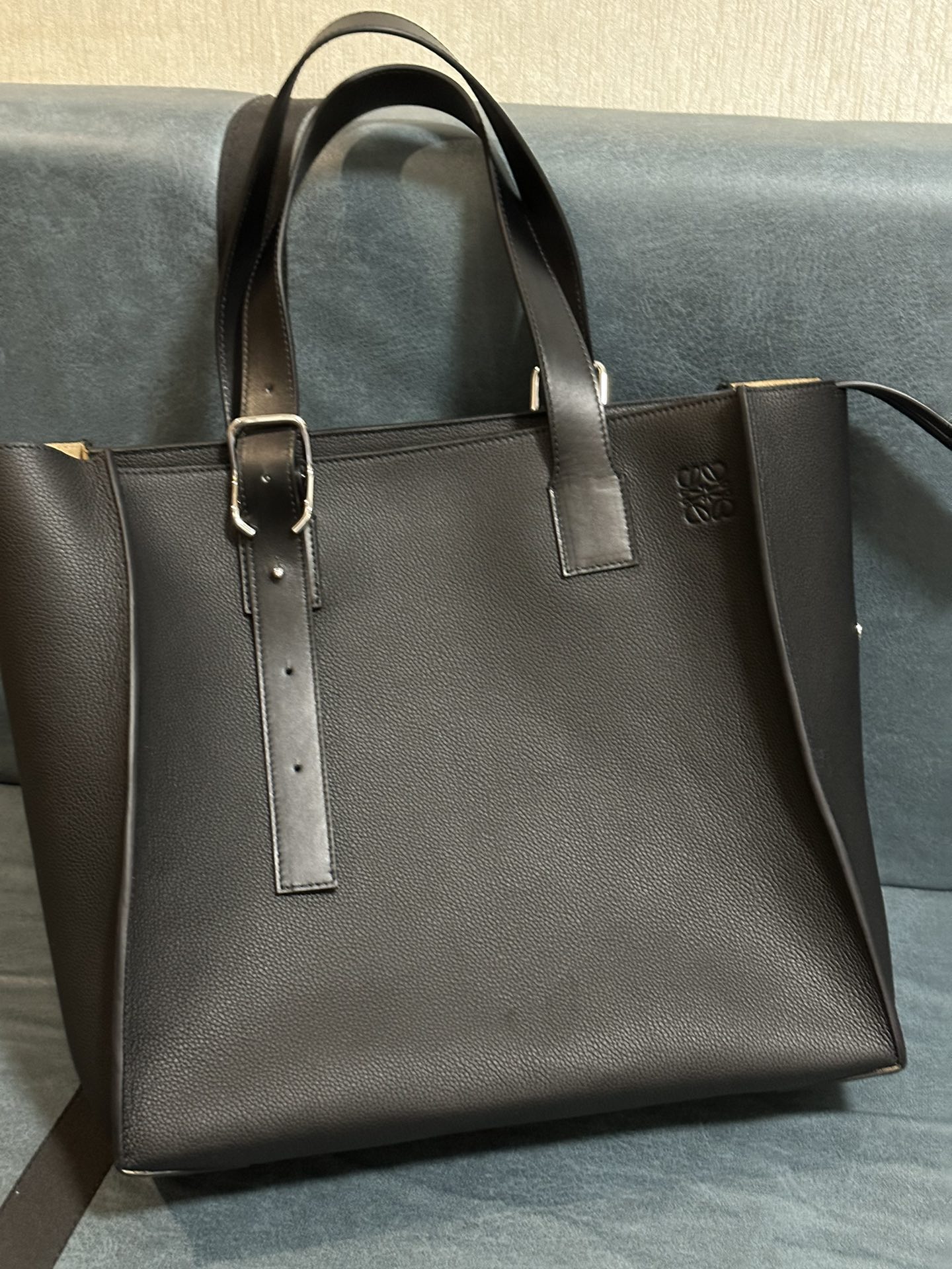 2026新品ロエベ 鞄 Buckle Tote ハンドバッグ 男性