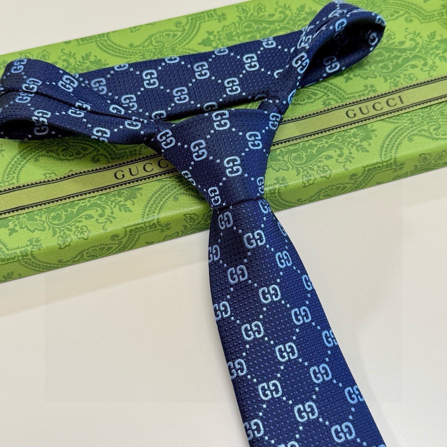 2026 グッチ シルクTie ネクタイ 誕生日 ギフト