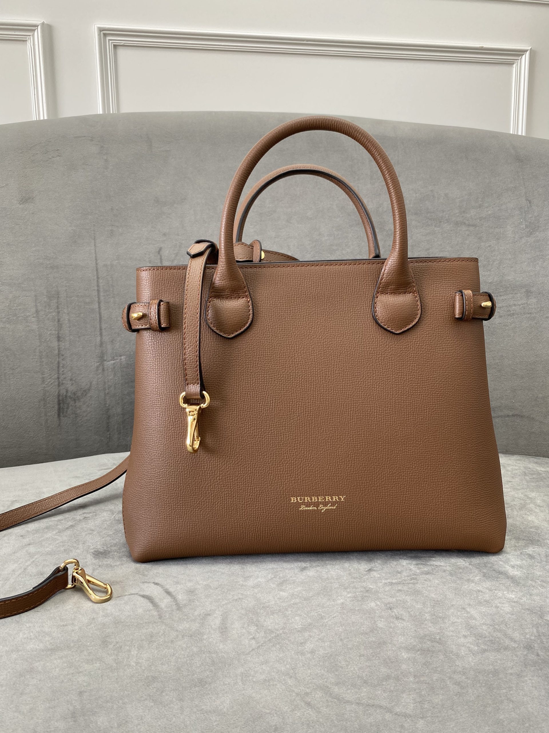 バーバリー 鞄 The Banner Handbag ボストンバッグ