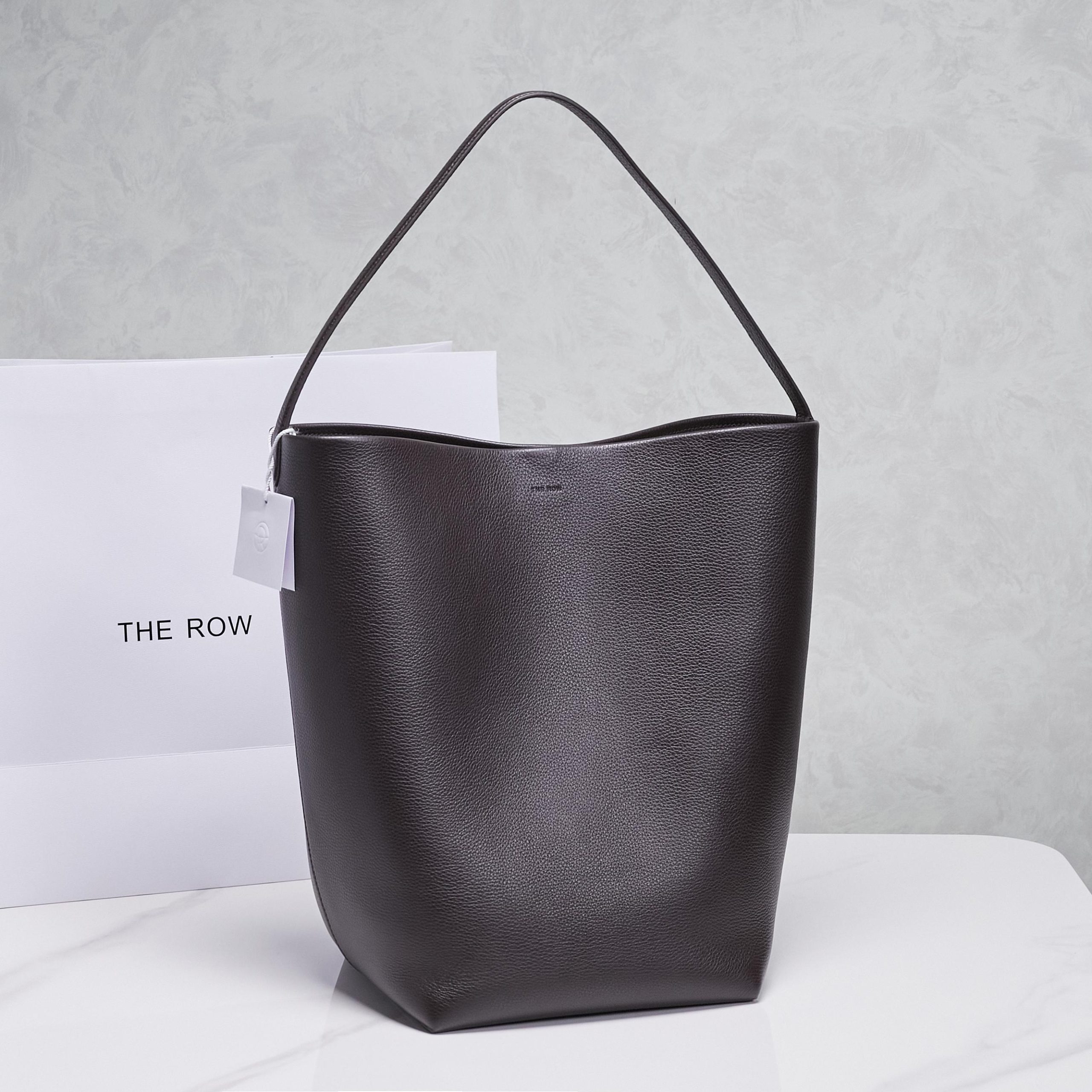 芸能人愛用 ザ ロウ（The Ro*w）Park tote バケットバッグ 2603