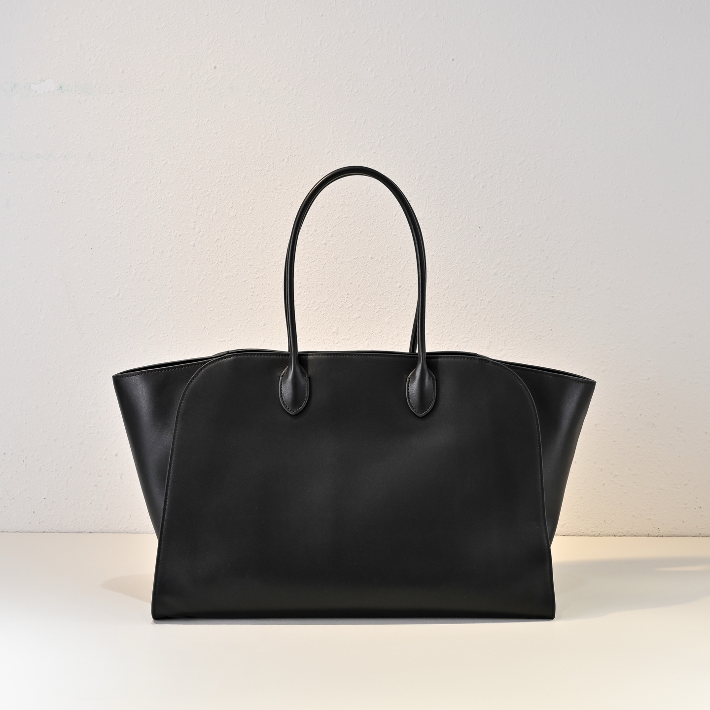 芸能人愛用 ザ ロウ（The Ro*w）Marlo tote black ansトートバッグ