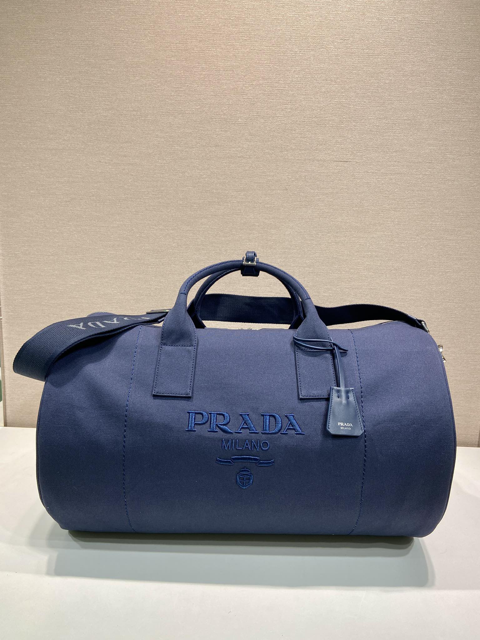 パーフェクト新品 2026 プラダ キャンバス ダッフルバッグ