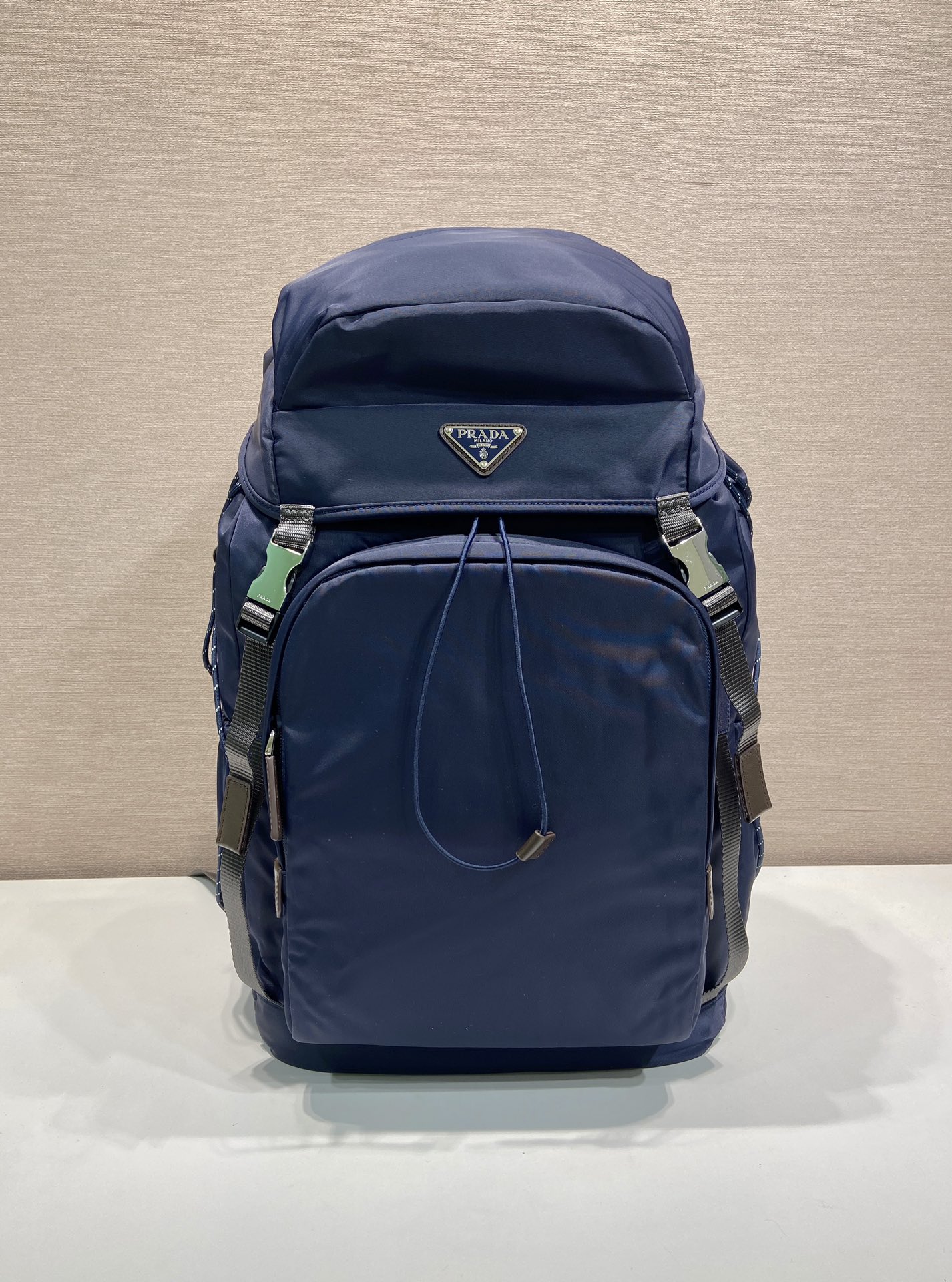 パーフェクト新品 2026 プラダ 鞄 カバン 後背包 リュック 2603