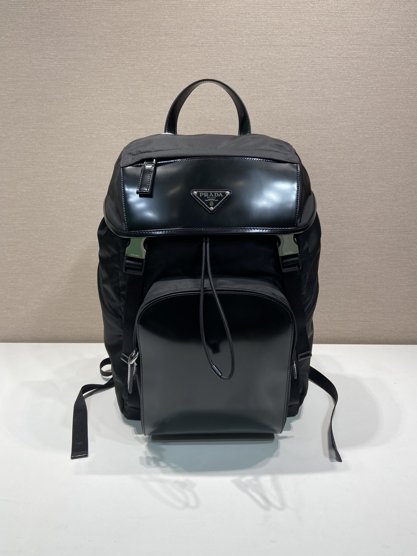 パーフェクト新品 2026 プラダ 鞄 カバン 後背包 リュック