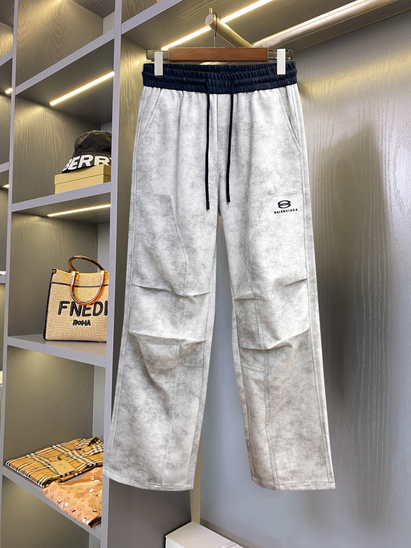 春夏服通販 バレンシアガ カジュアルパンツ ズボン  メンズ