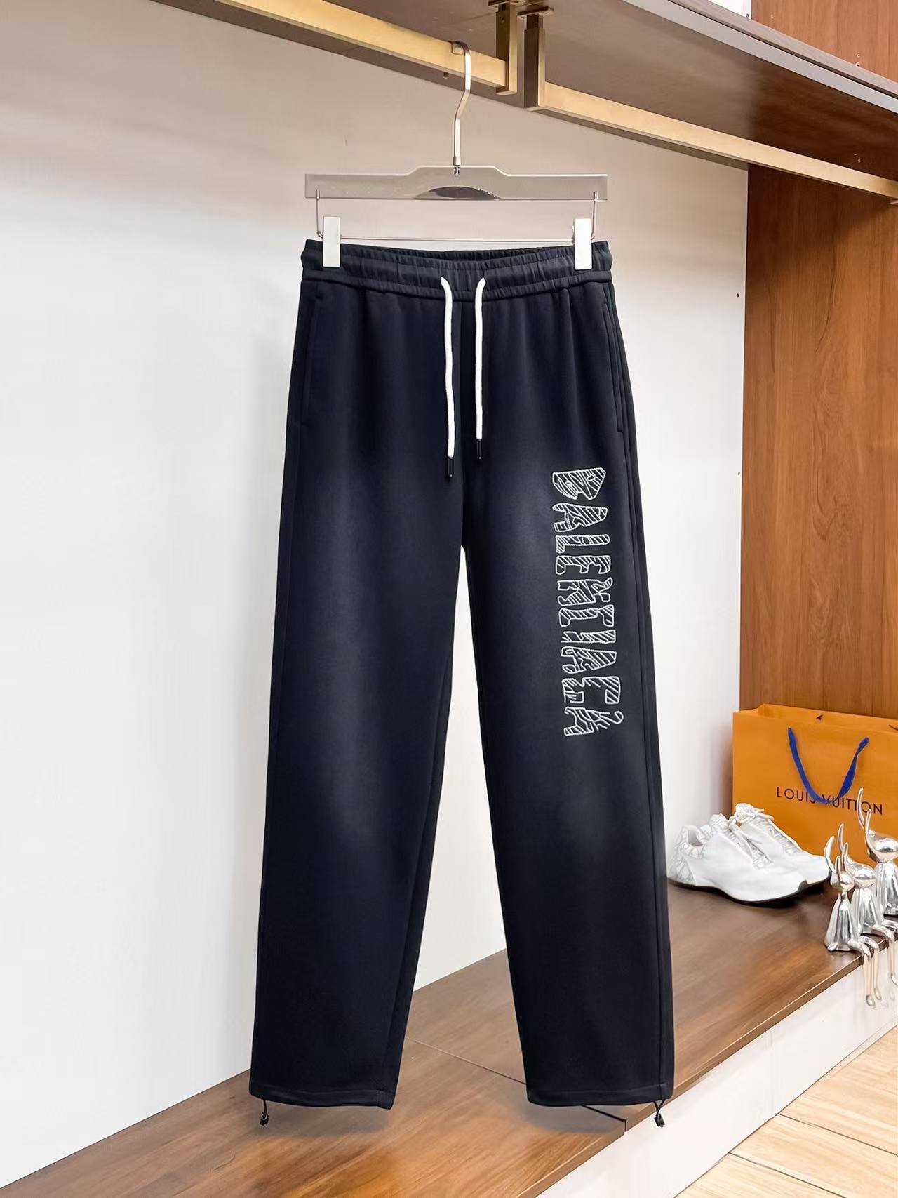 春夏服通販 バレンシアガ カジュアルパンツ ズボン  メンズ
