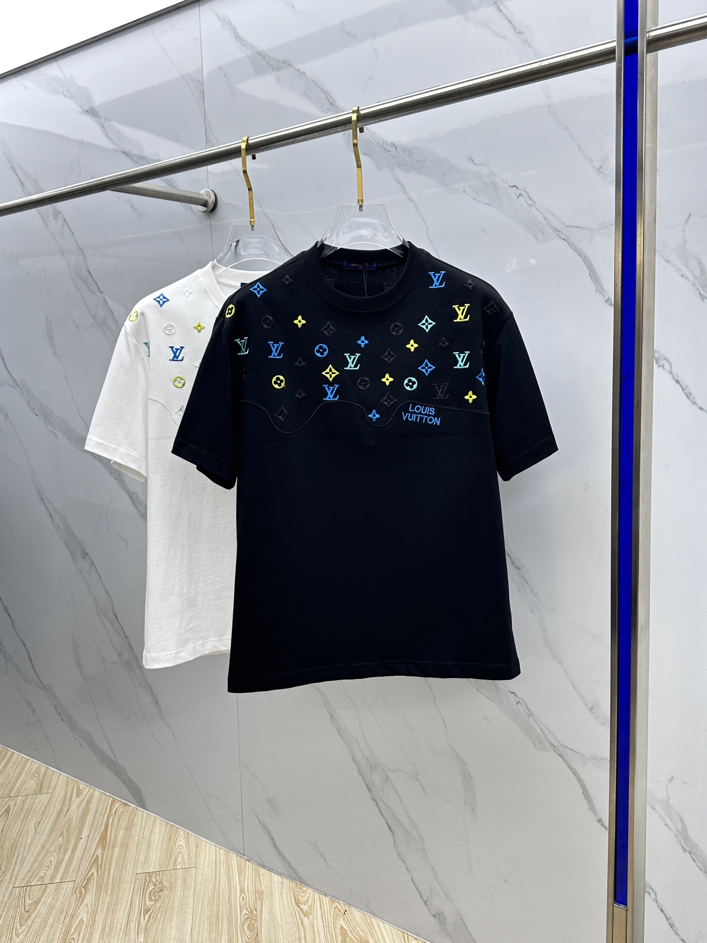 26SS春夏服 ルイヴィトン 半袖Tシャツ トップス 男女兼着