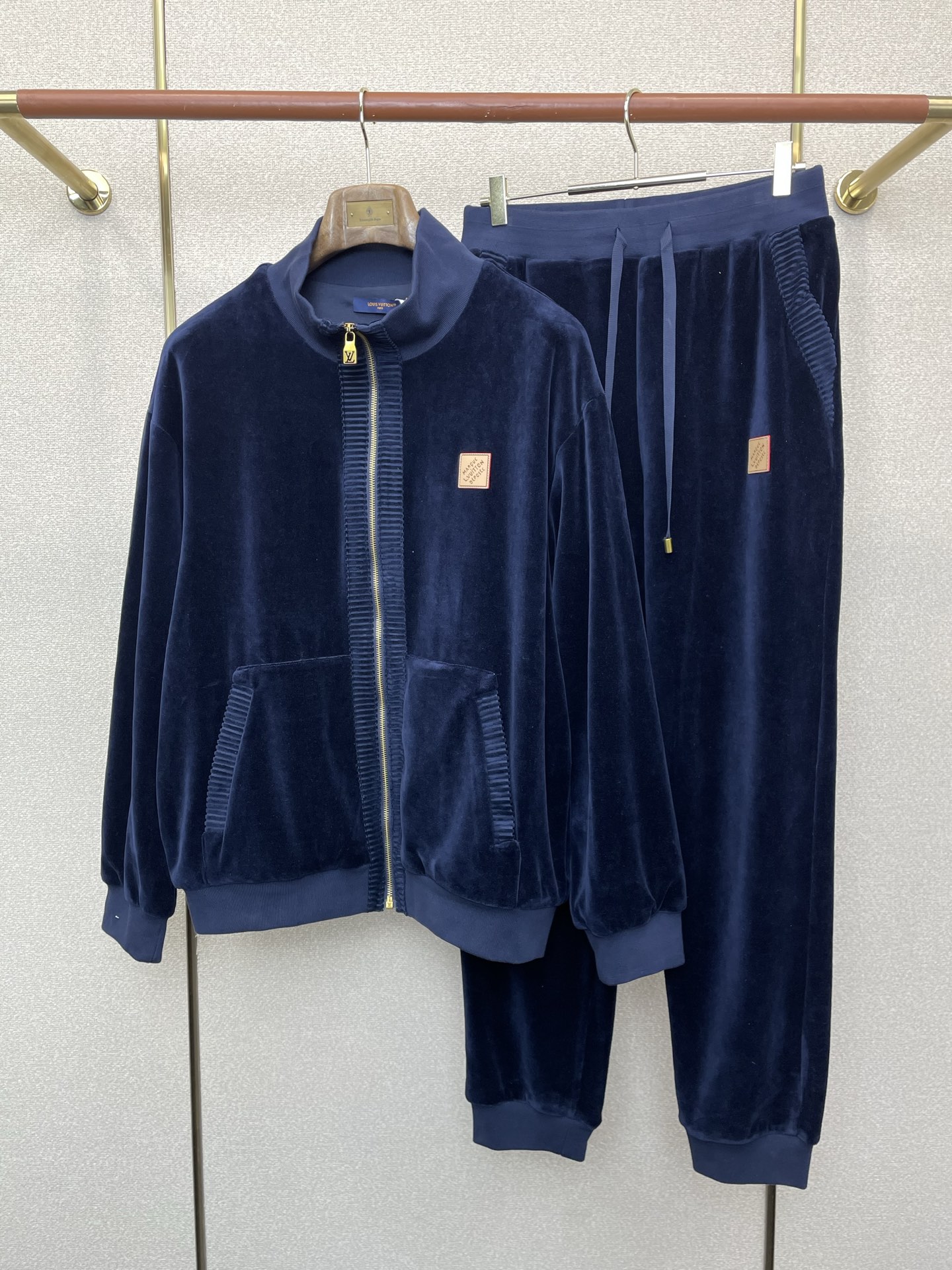 26SS春夏服 ルイヴィトン 上下服 セットアップ 恋人