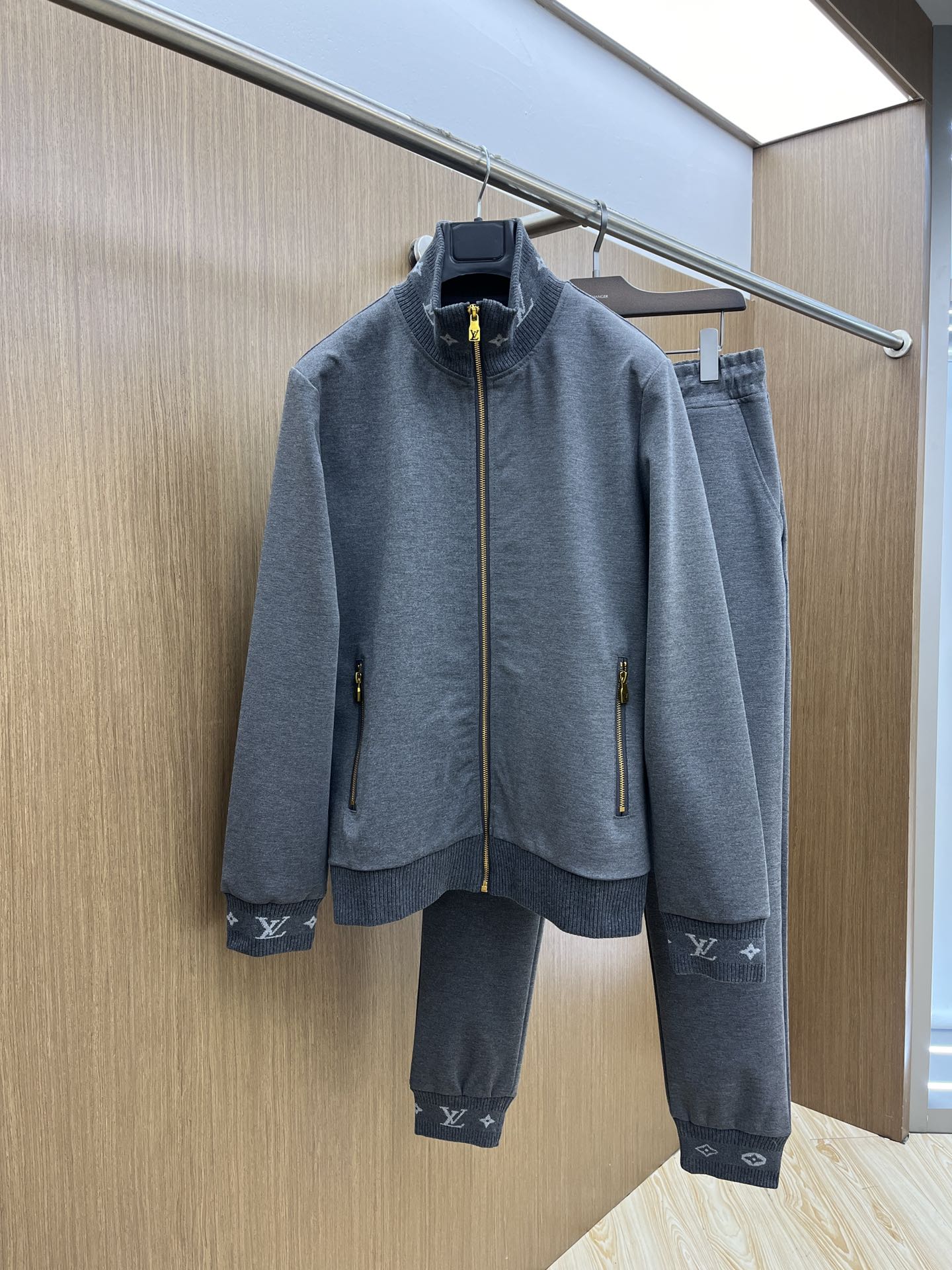 26SS春夏服 ルイヴィトン 上下服 セットアップ メンズ