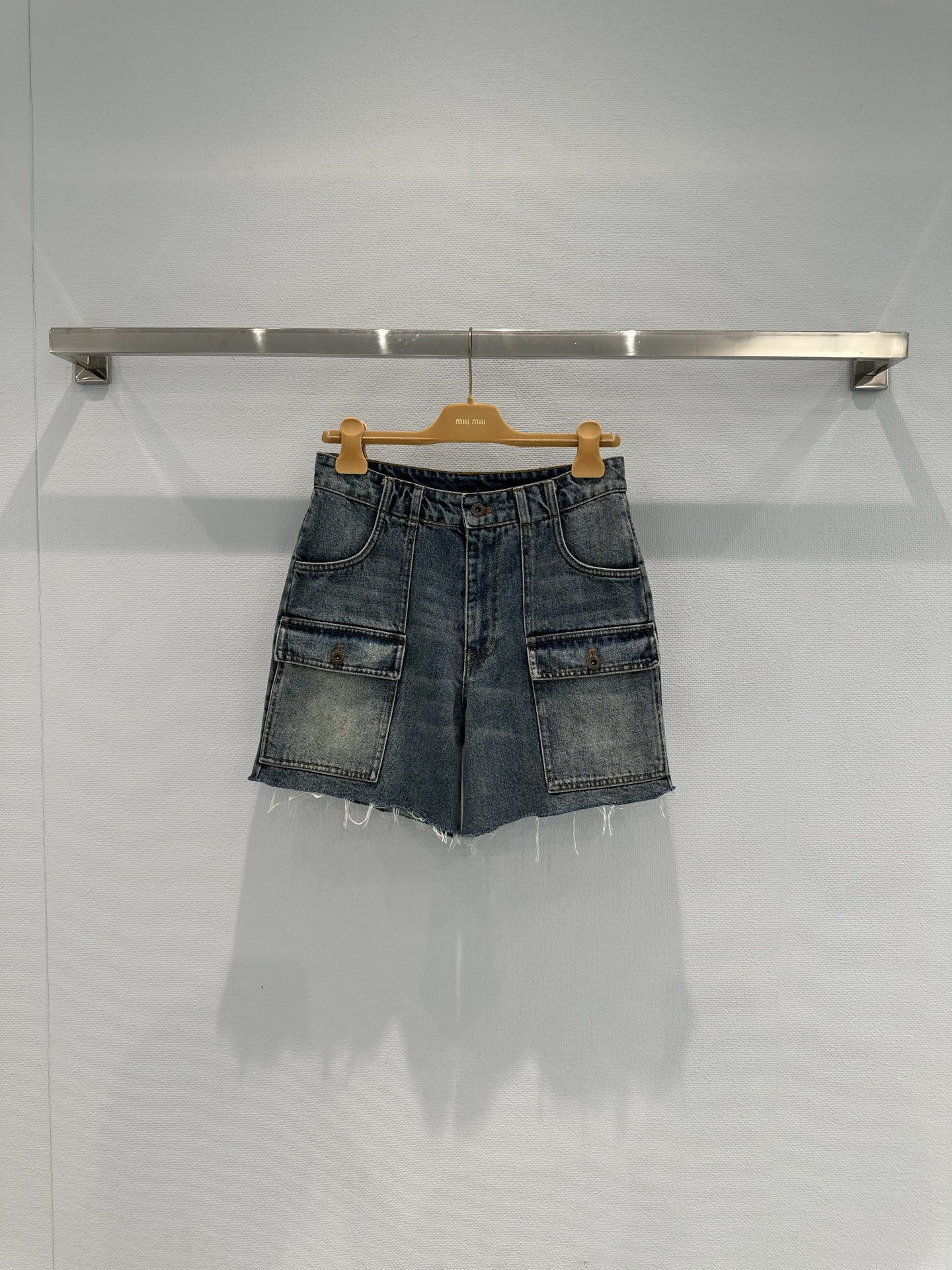 26新春婦人服 ミュウミュウ ショートパンツ ズボン