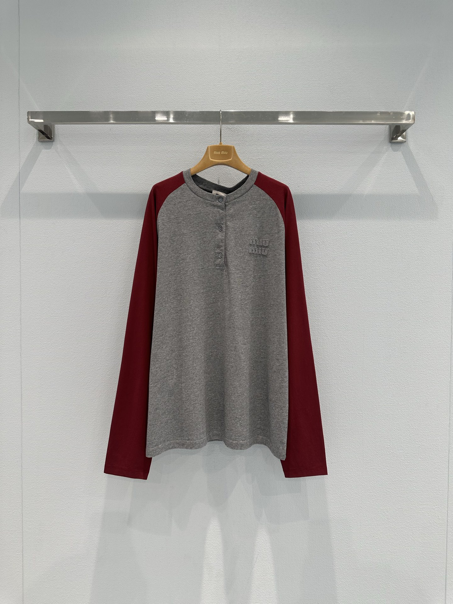26新春婦人服 ミュウミュウ 長袖Tシャツ トップス