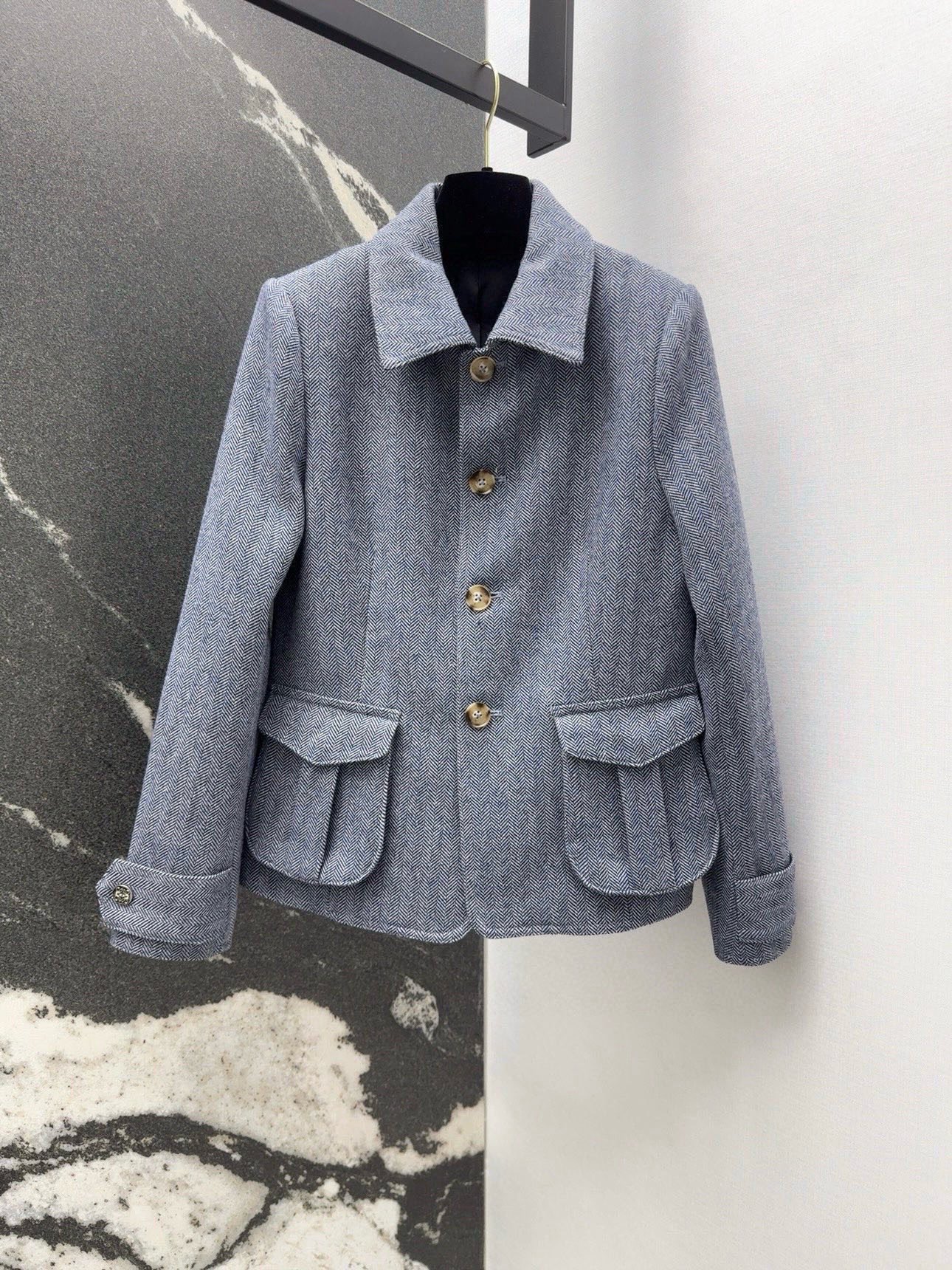 26新春婦人服 ロエベ トップス/アウター