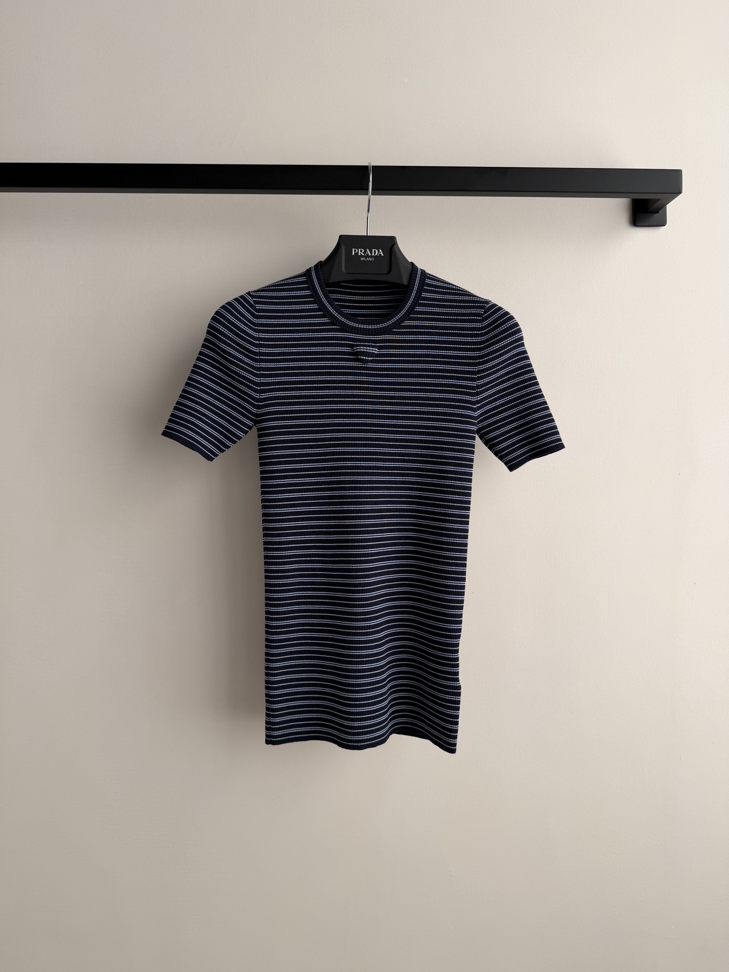 26新春婦人服 プラダ 半袖Tシャツ トップス