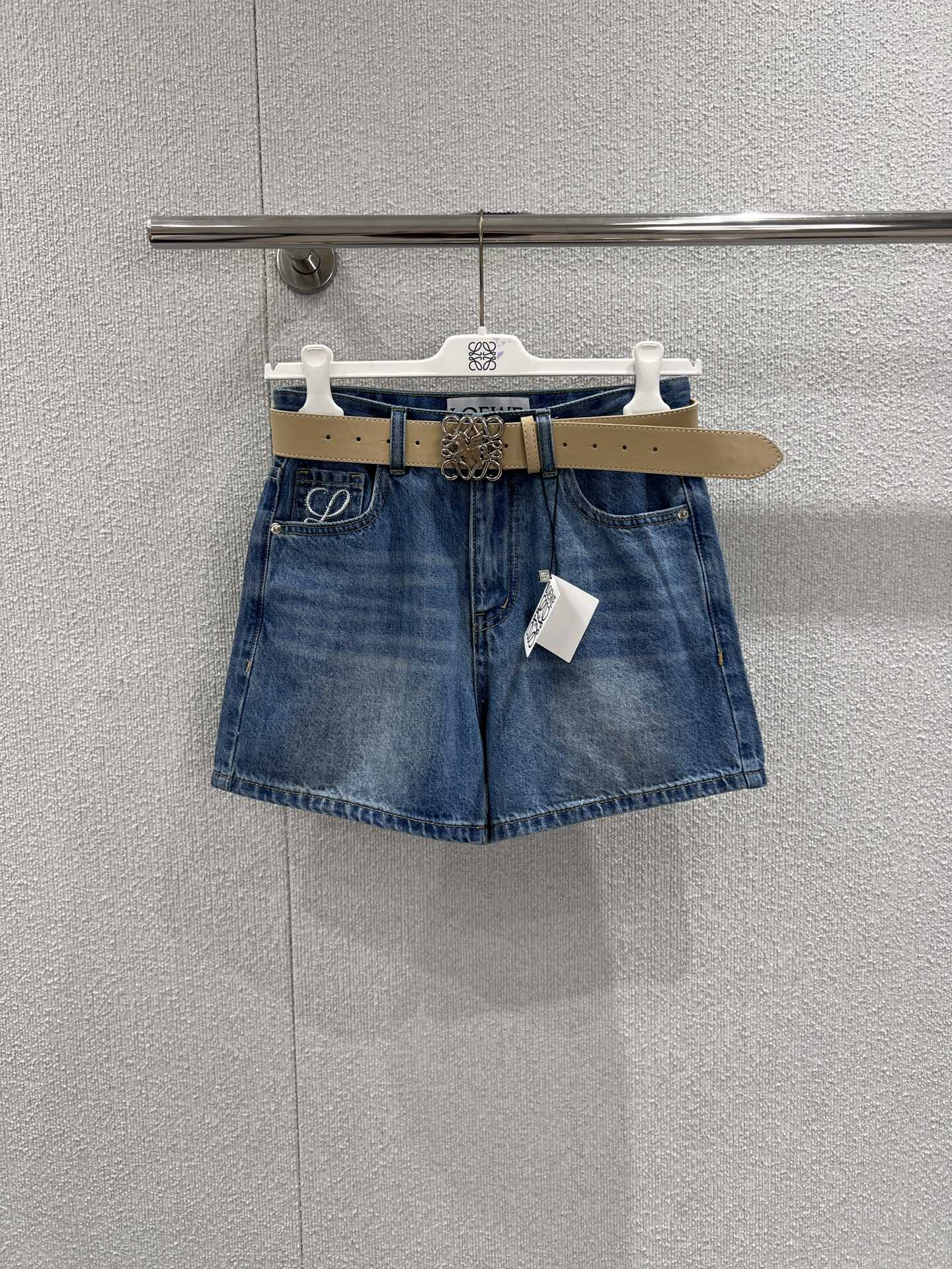 26新春婦人服 ロエベ ショートパンツ ズボン