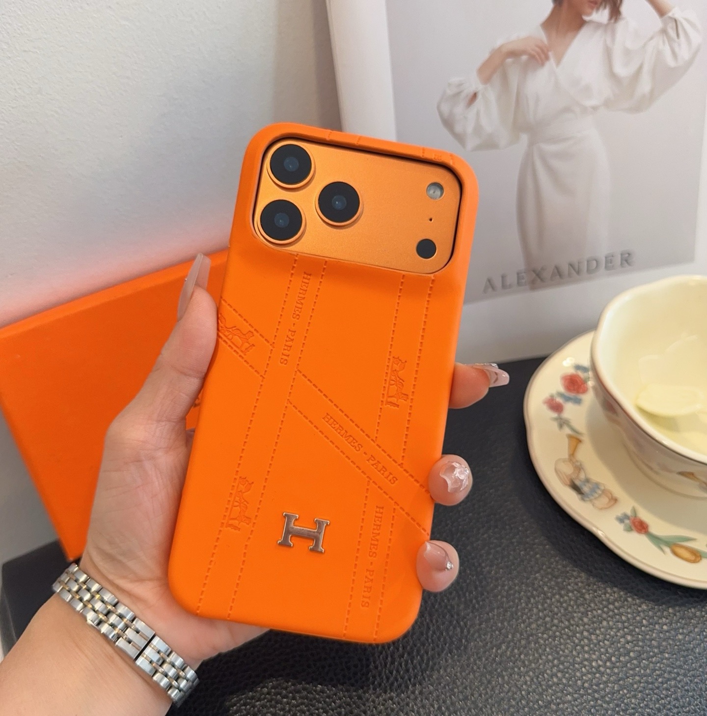 人気エルメス★携帯ケースシリーズ iphone17/pro/promax、16/pro/promax、15/pro/promax、14/pro/promax、13/pro/promax AAJ65