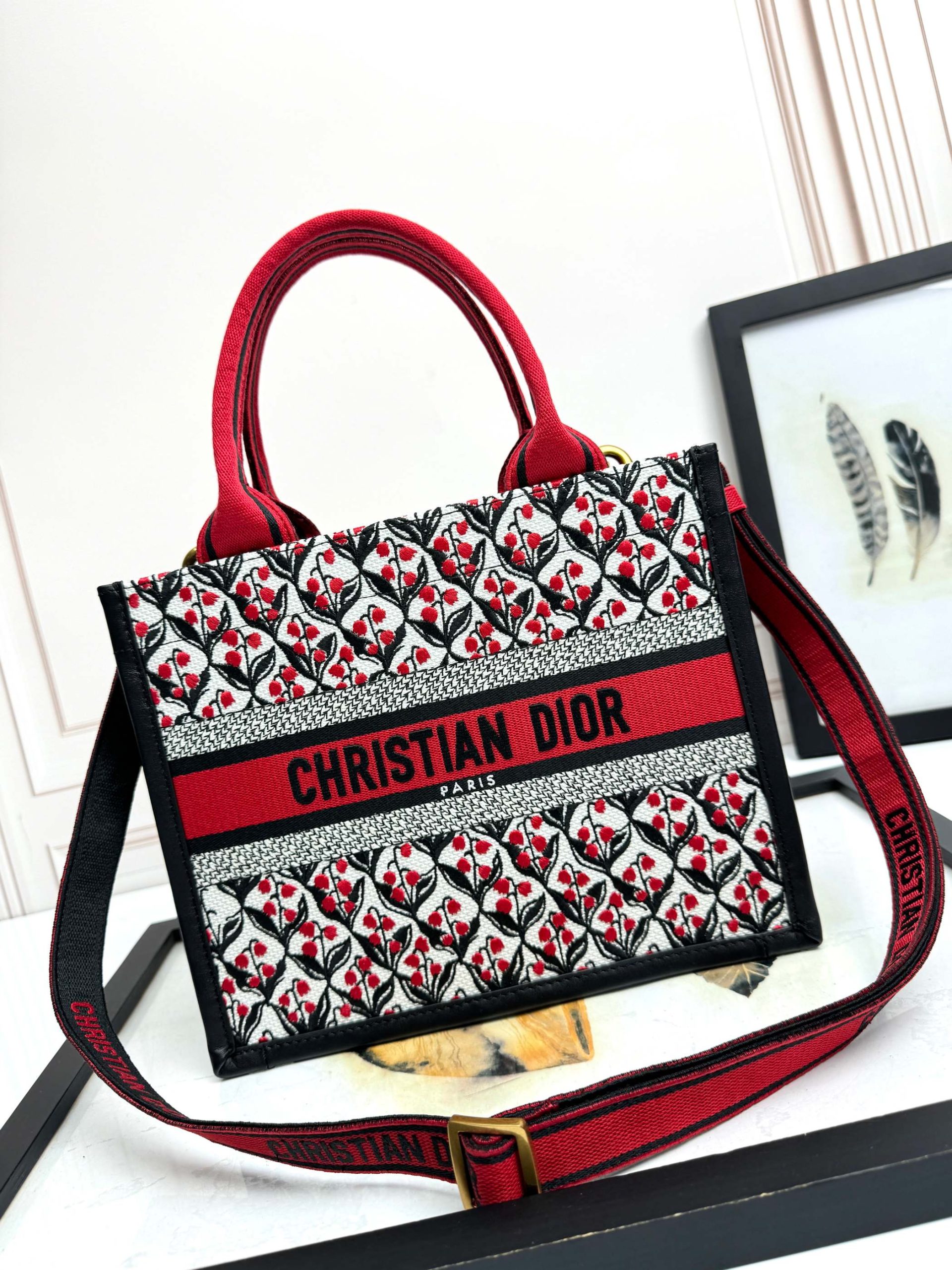 26新作 クリスチャンディオール 鞄 バッグ BOOK TOTE ハンドバッグ S 2601