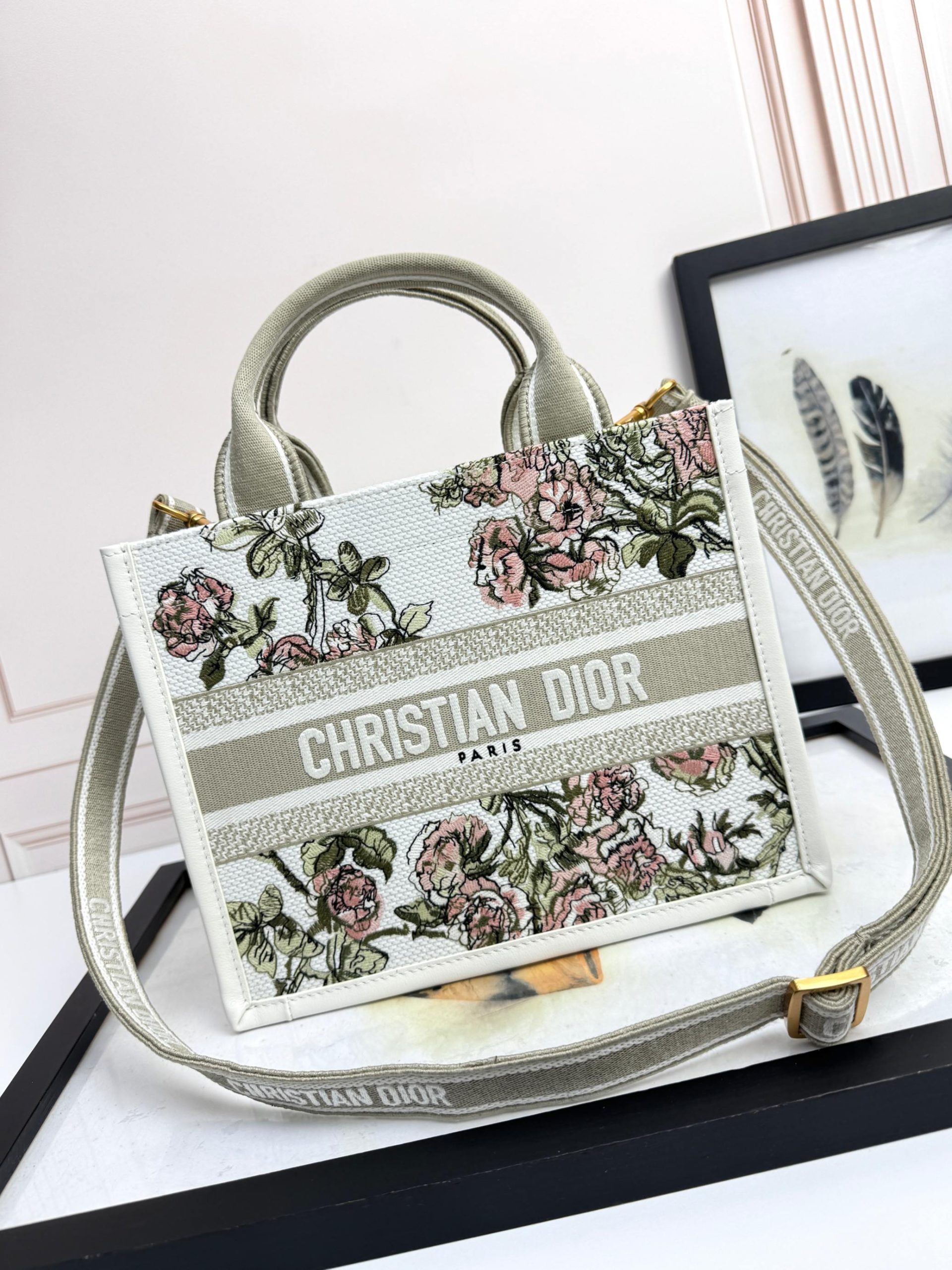 26新作 クリスチャンディオール 鞄 バッグ BOOK TOTE ハンドバッグ S