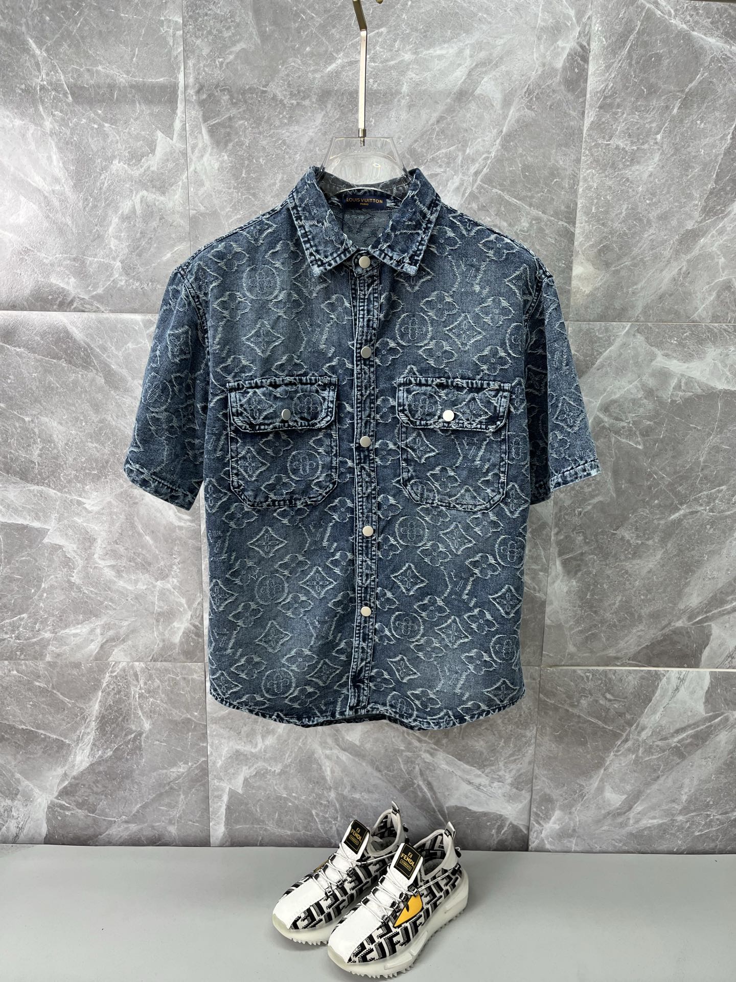 25-服 ルイヴィトン 半袖Tシャツ トップス