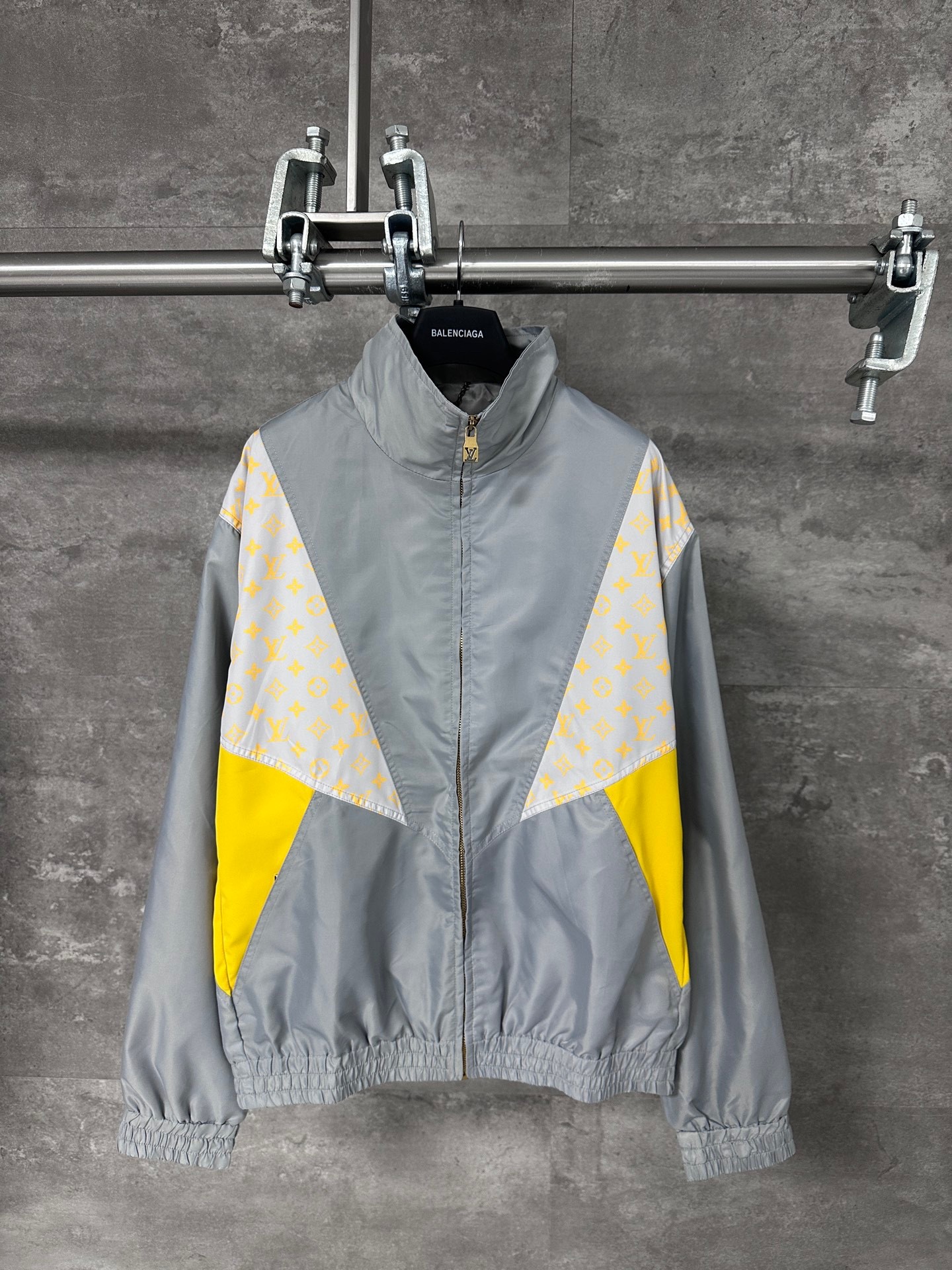 秋冬服 買取 ルイヴィトン アウター/トレンチコート