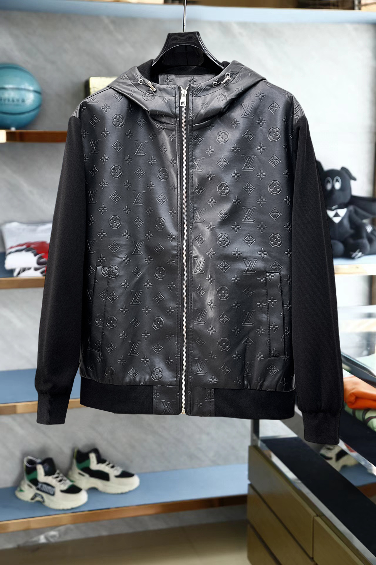 秋冬服 買取 ルイヴィトン アウター/トレンチコート