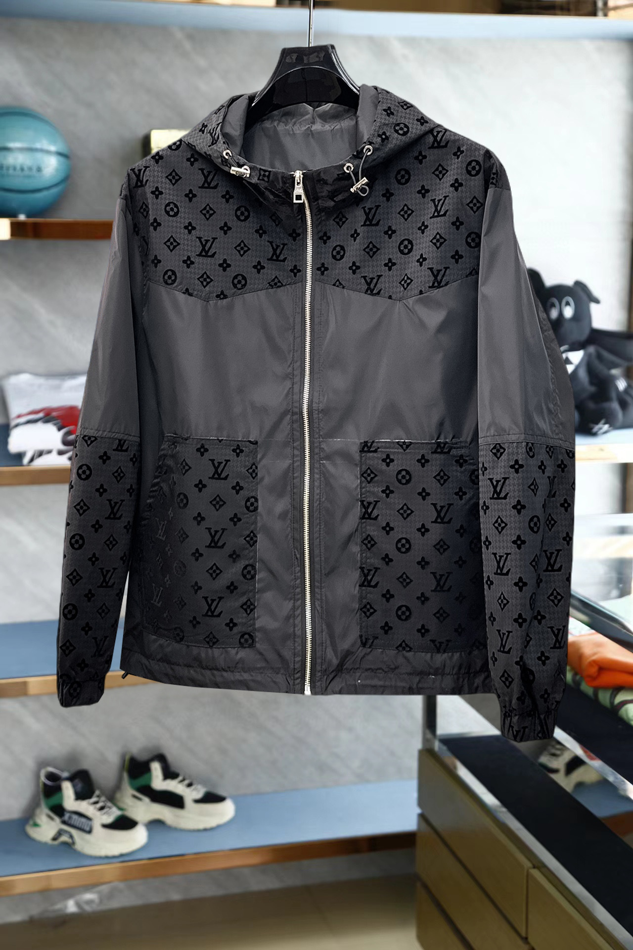 秋冬服 買取 ルイヴィトン アウター/トレンチコート