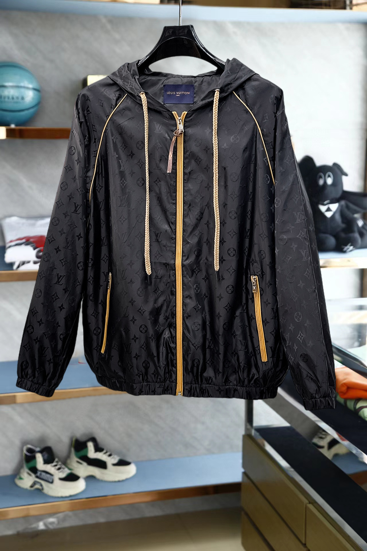 秋冬服 買取 ルイヴィトン アウター/トレンチコート