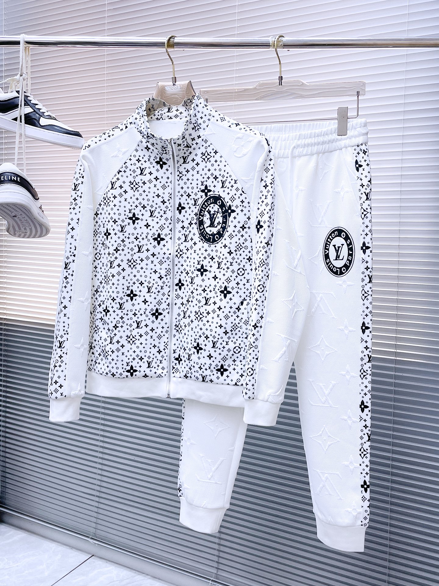 人気商品 服 ルイヴィトン 上下服 ブレザーセット