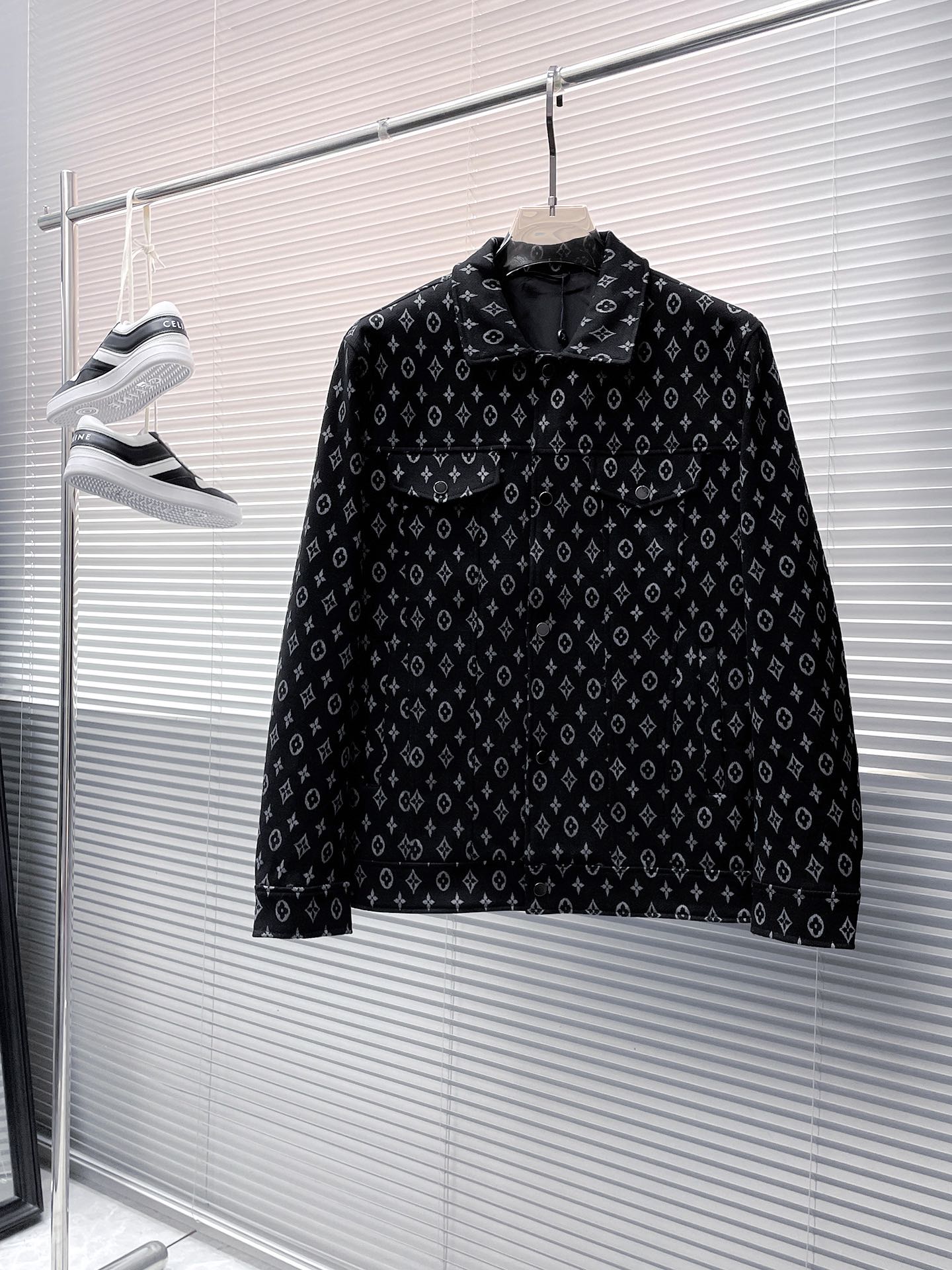 秋冬服 買取 ルイヴィトン アウター/トレンチコート