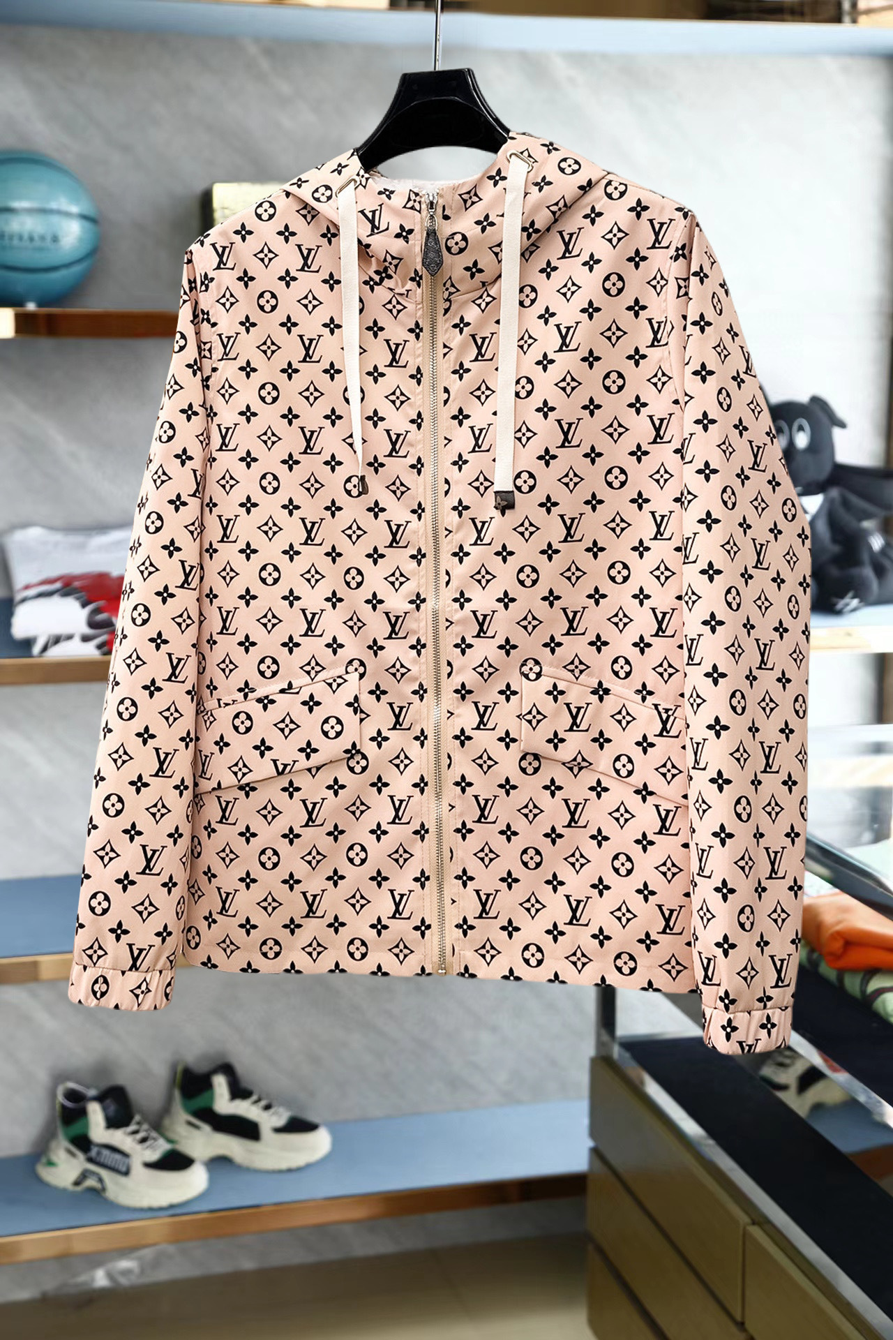 秋冬服 買取 ルイヴィトン アウター/トレンチコート
