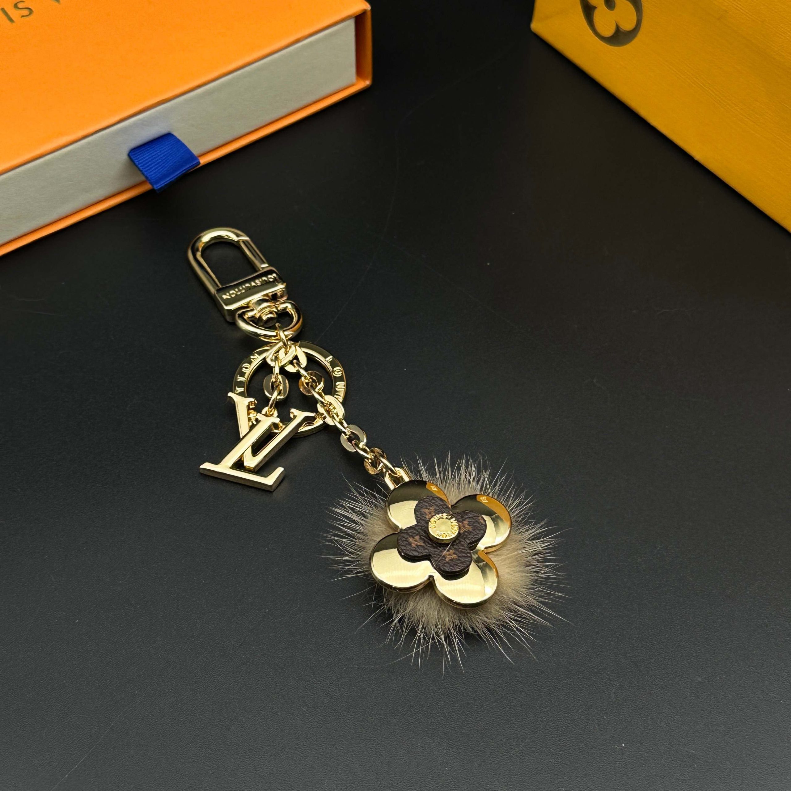 人気新品 ルイヴィトン 小物 キーリング ストラップ