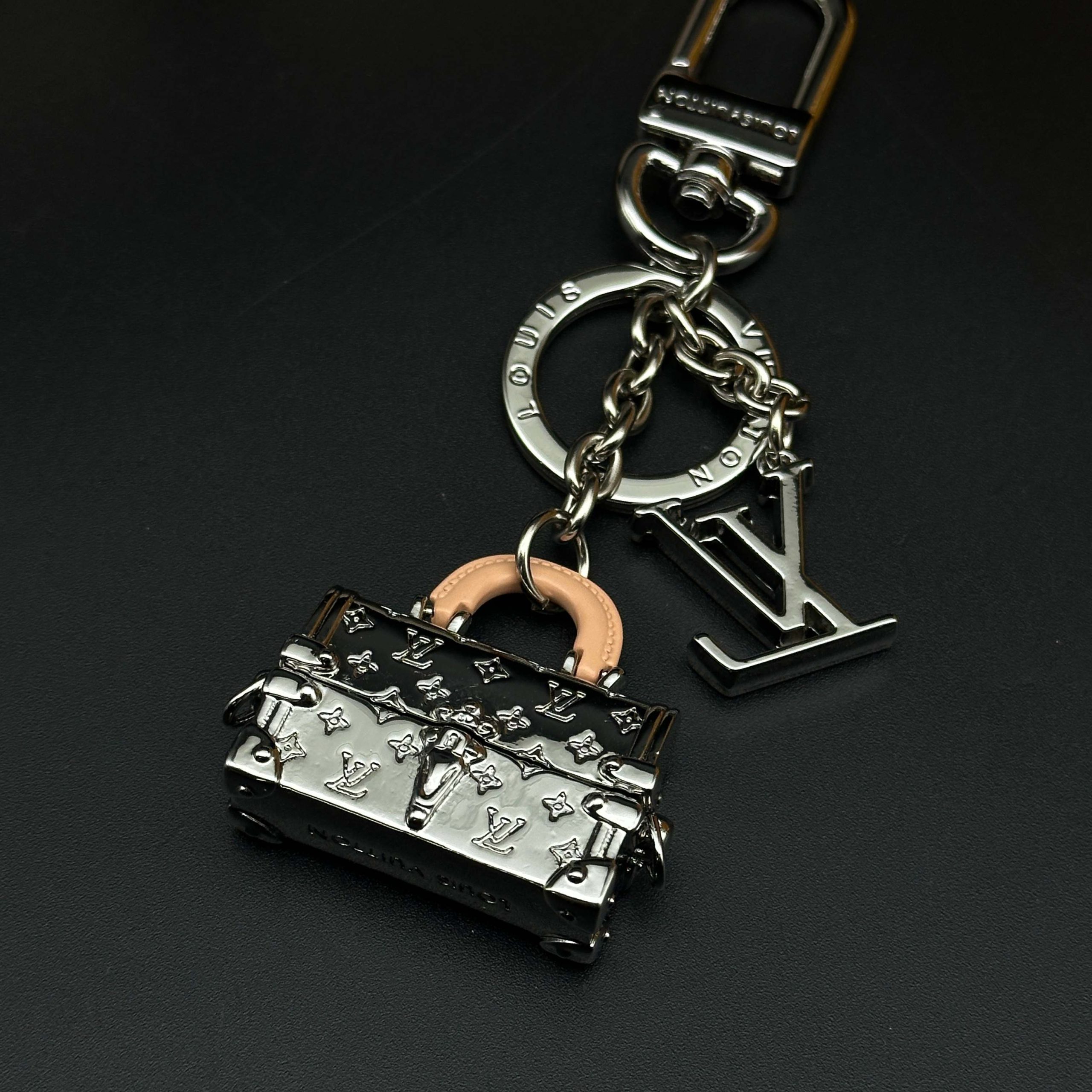 人気新品 ルイヴィトン 小物 キーリング ストラップ