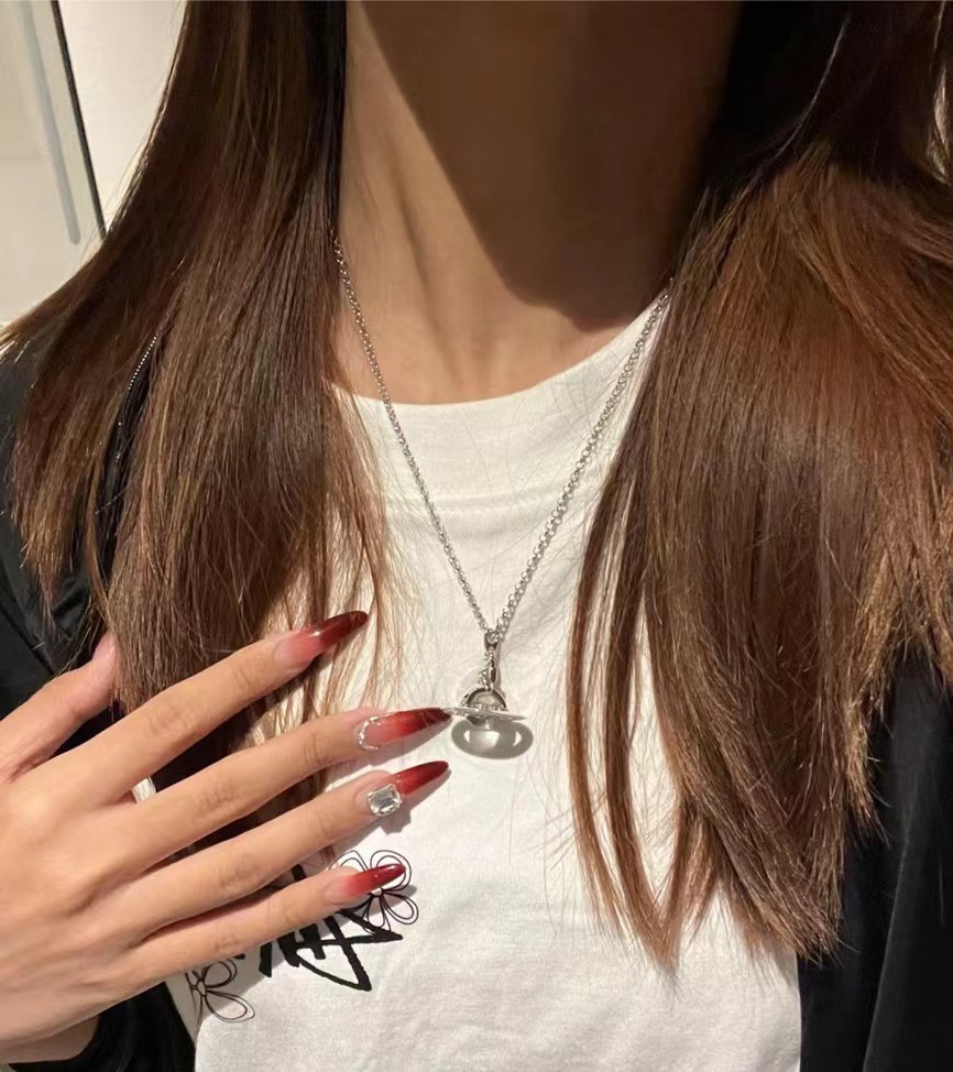 アクセサリー コピー ヴィヴィアンウエストウッド 人気商品 ネックレス ペンダント