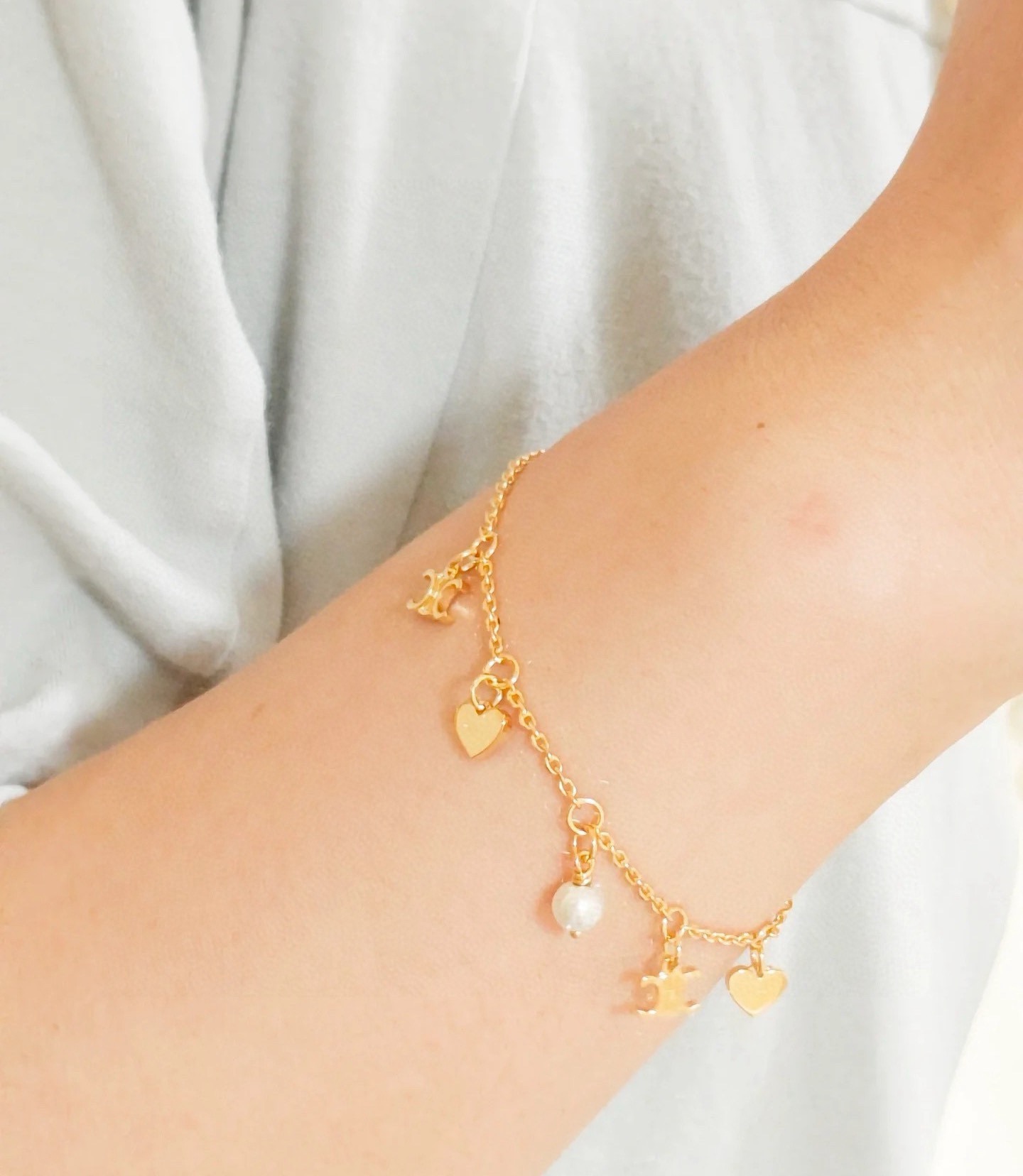 アクセサリー コピー セリーヌ 人気商品 ブレスレット カフブレス