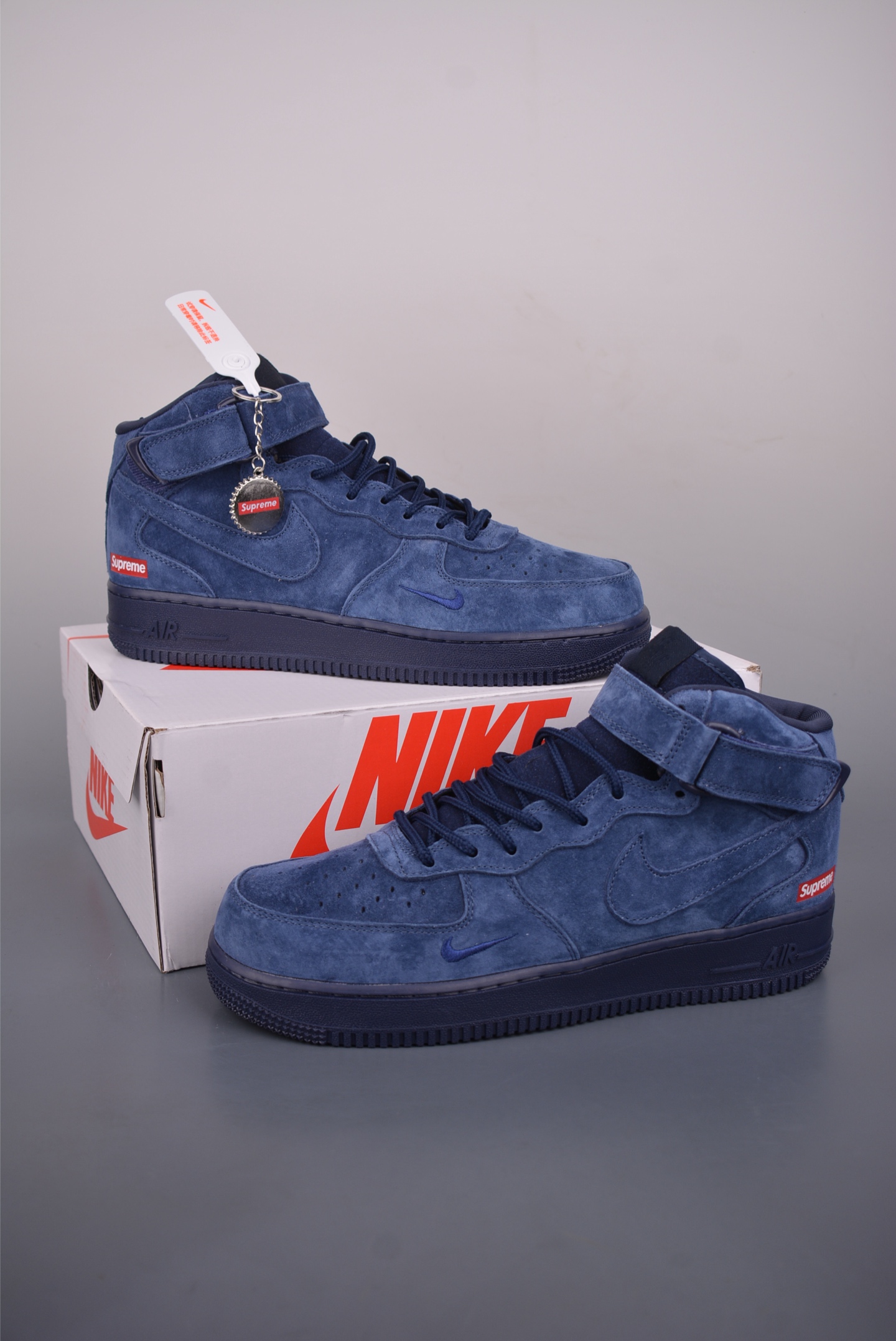 NIKE &シュプリーム 靴 シューズ スニーカー 恋人着