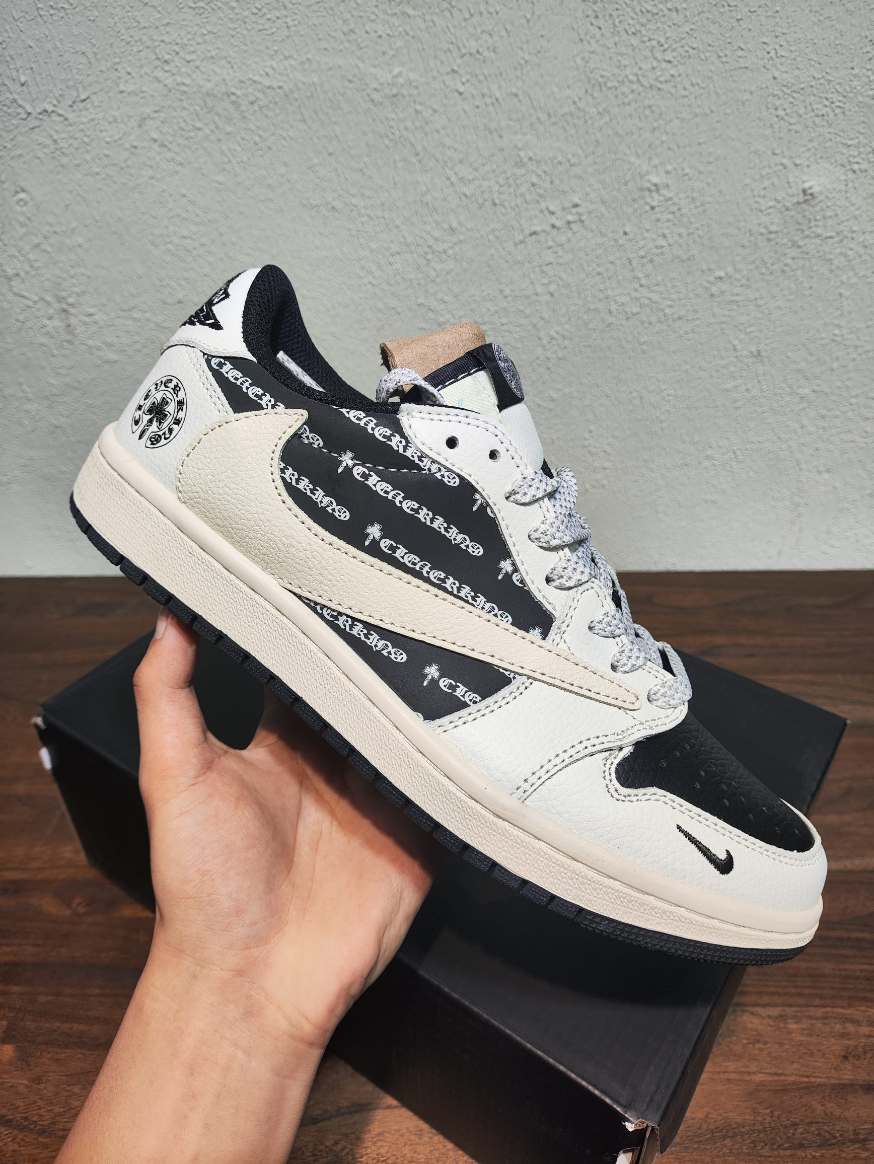 NIKE & クロムハーツ 靴 シューズ スニーカー 恋人着 2601DSJ230